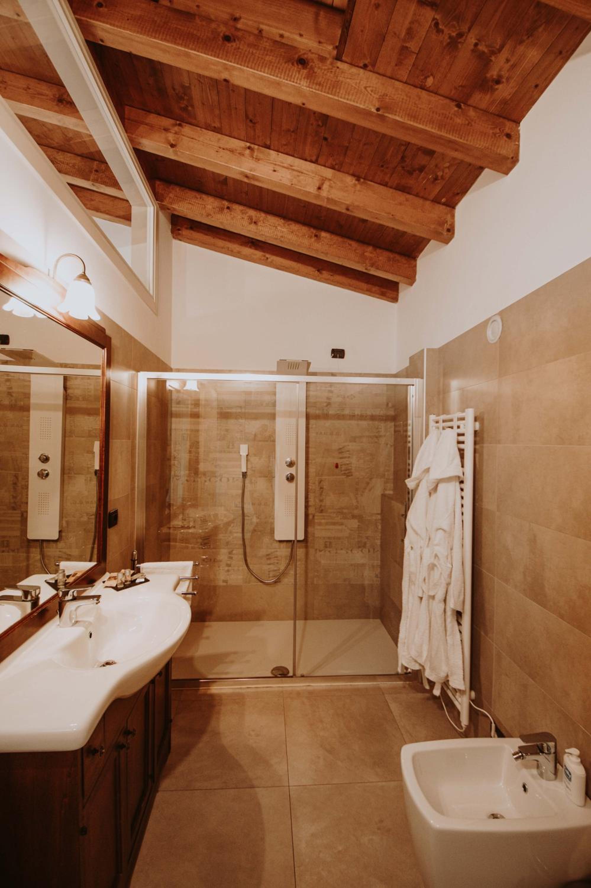 Superior Triple Room photo 3