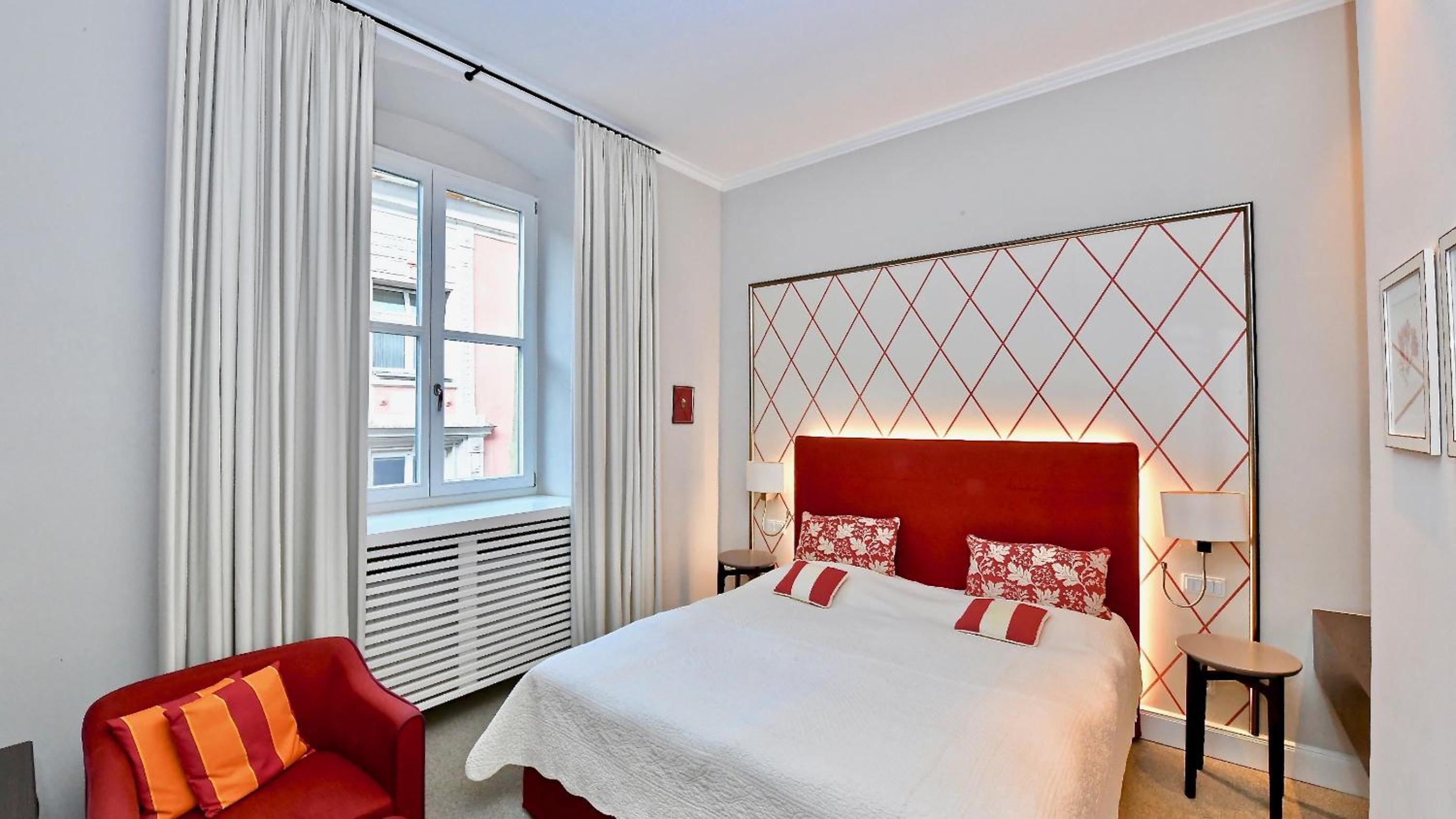 Deluxe Double Room with Shower - Photo 7