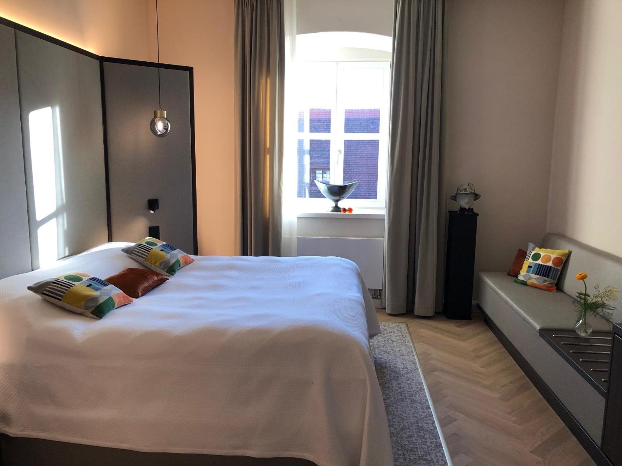Deluxe Double Room with Shower - Photo 2