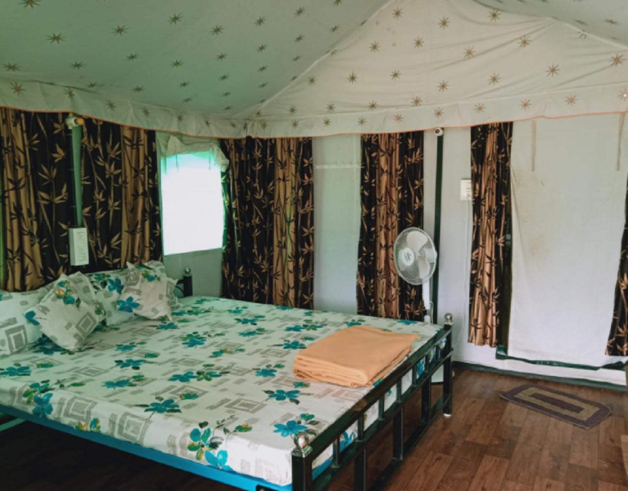 Tent photo 3
