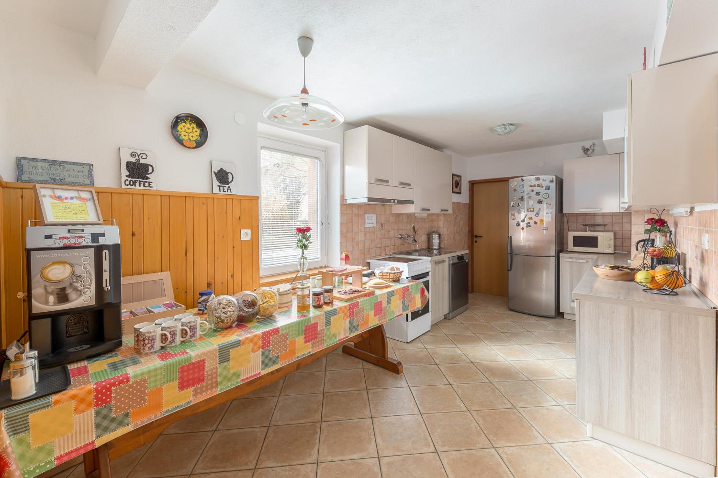 Five-Bedroom House photo 2