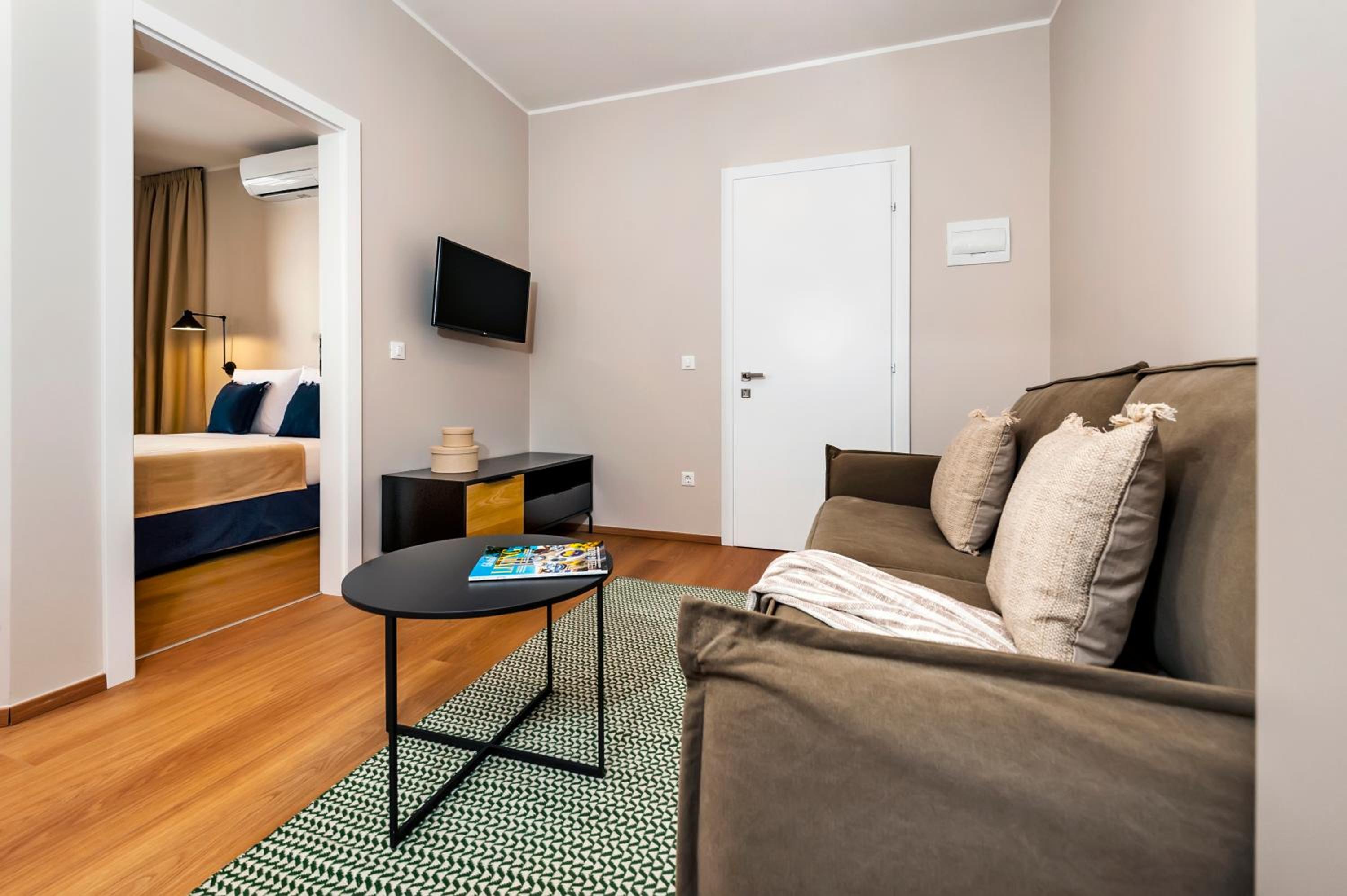 One-Bedroom Apartment - Photo 1