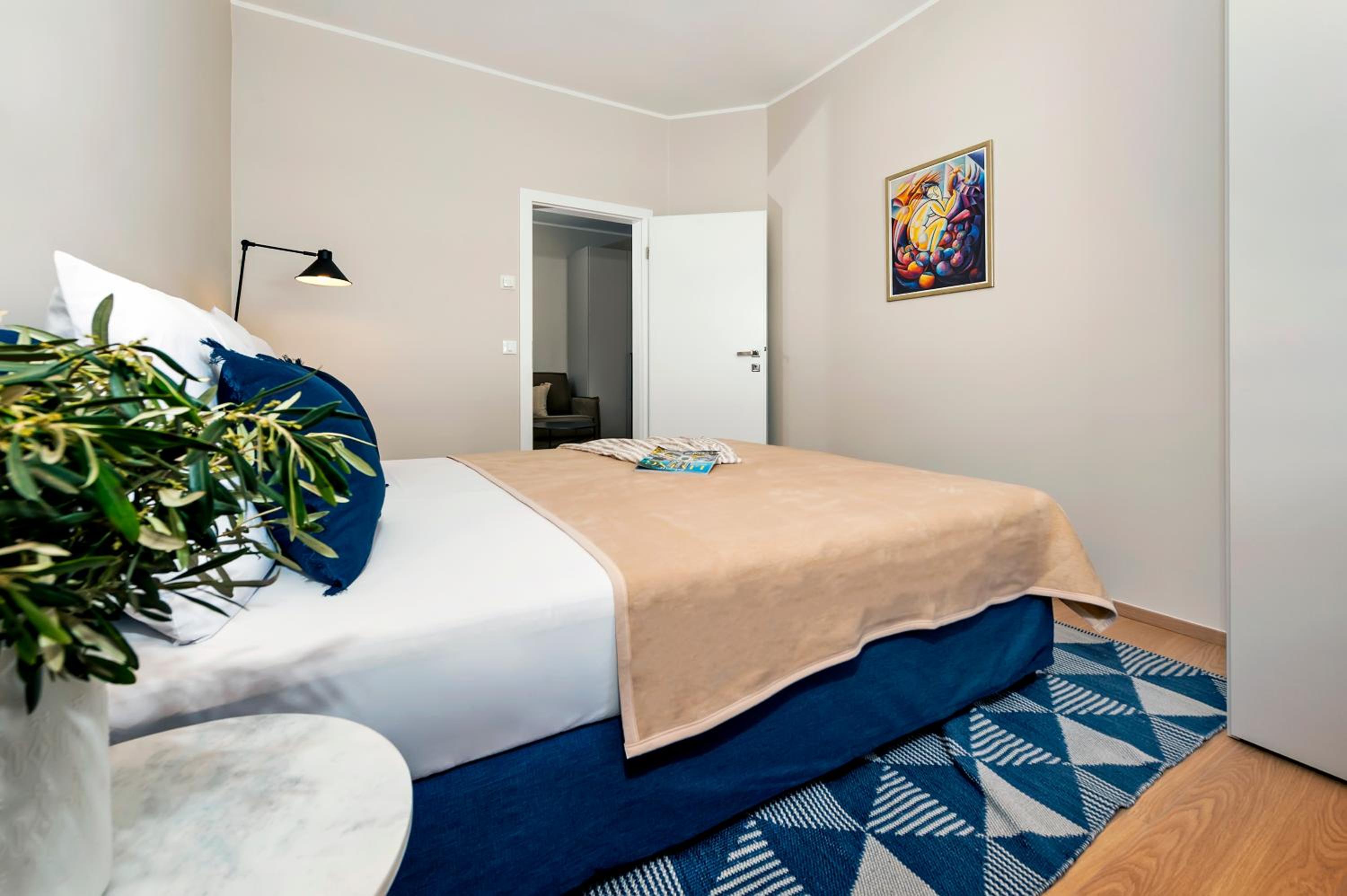 One-Bedroom Apartment - Photo 16