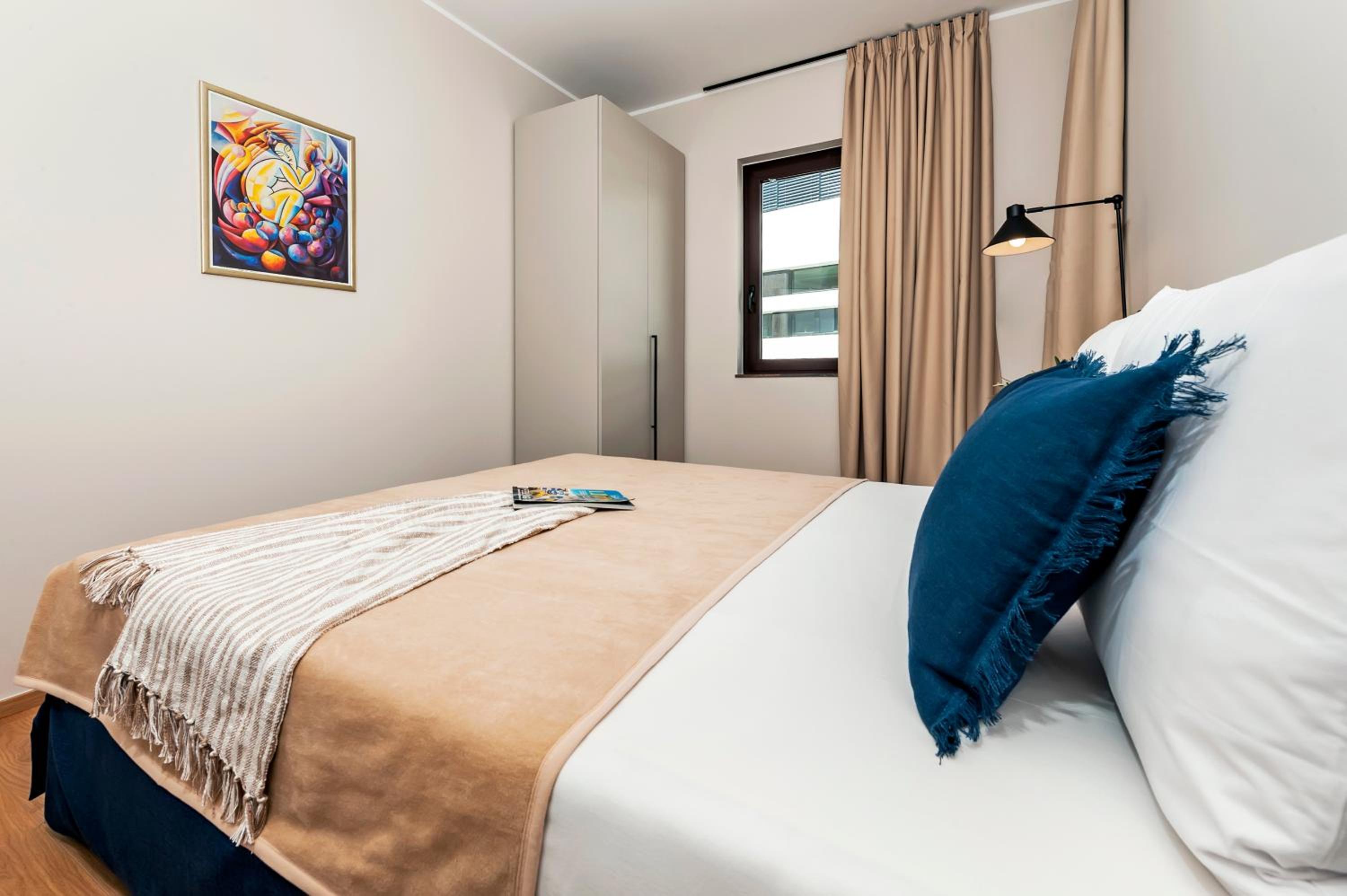 One-Bedroom Apartment - Photo 15