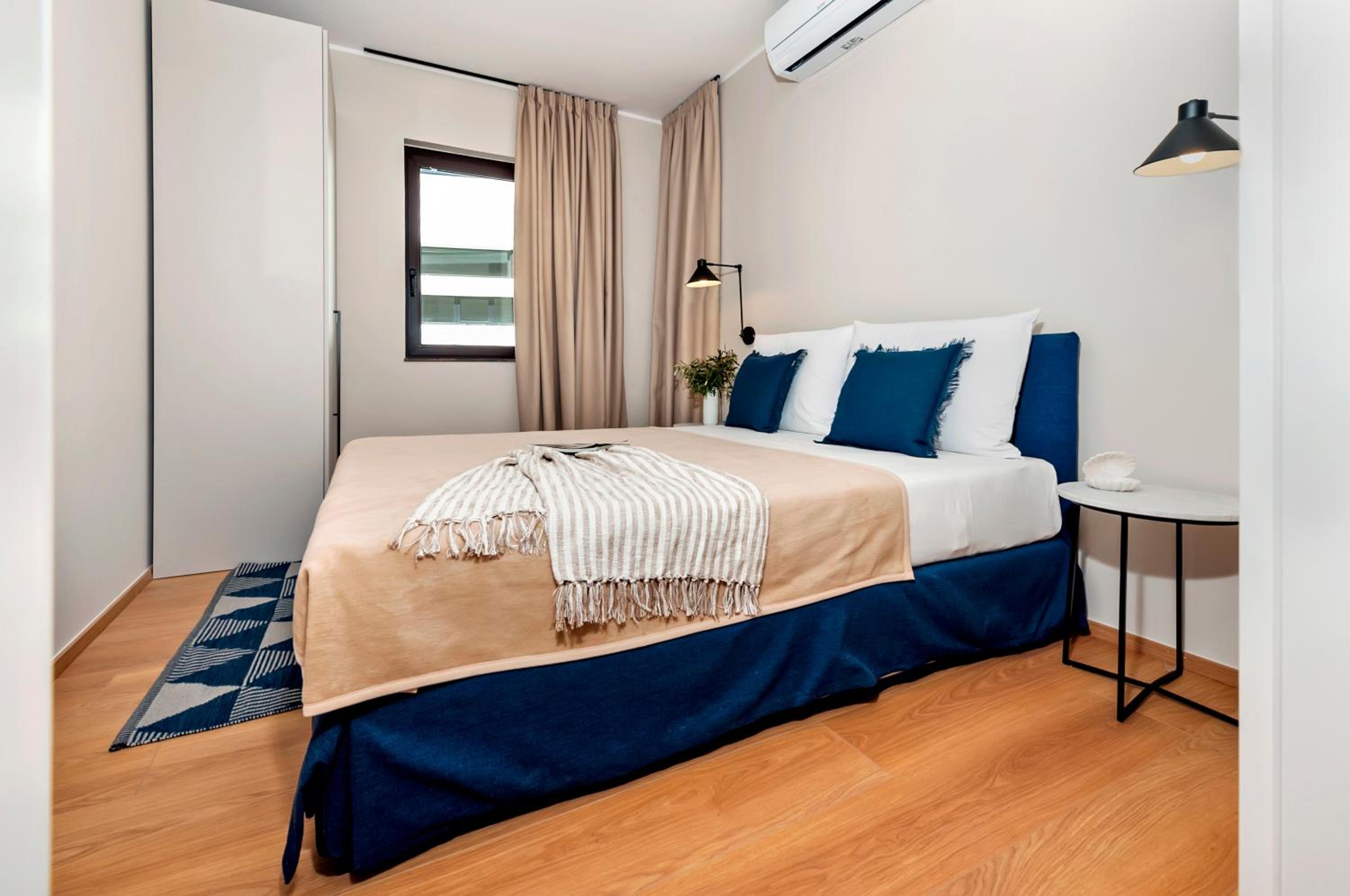 One-Bedroom Apartment - Photo 3
