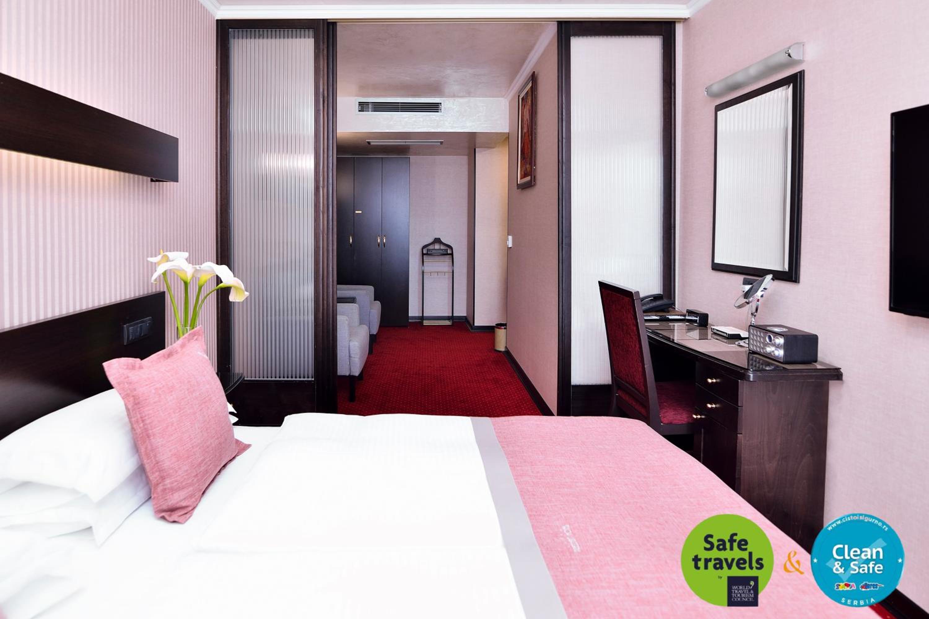 Deluxe Double Room - Photo 3