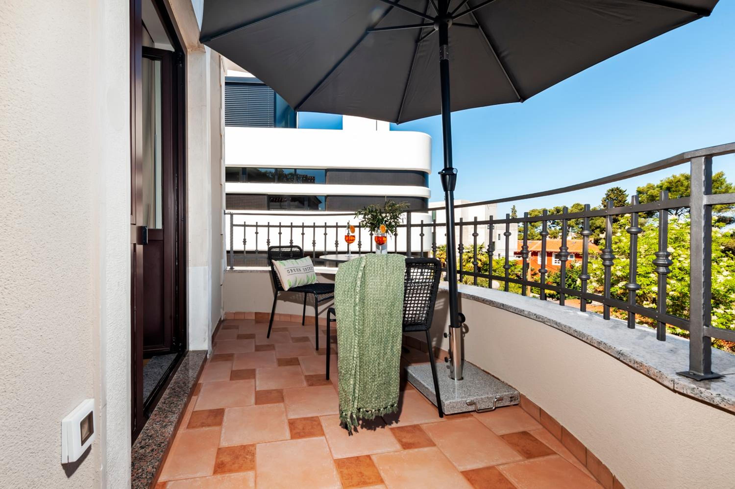 Studio with Balcony - Photo 23