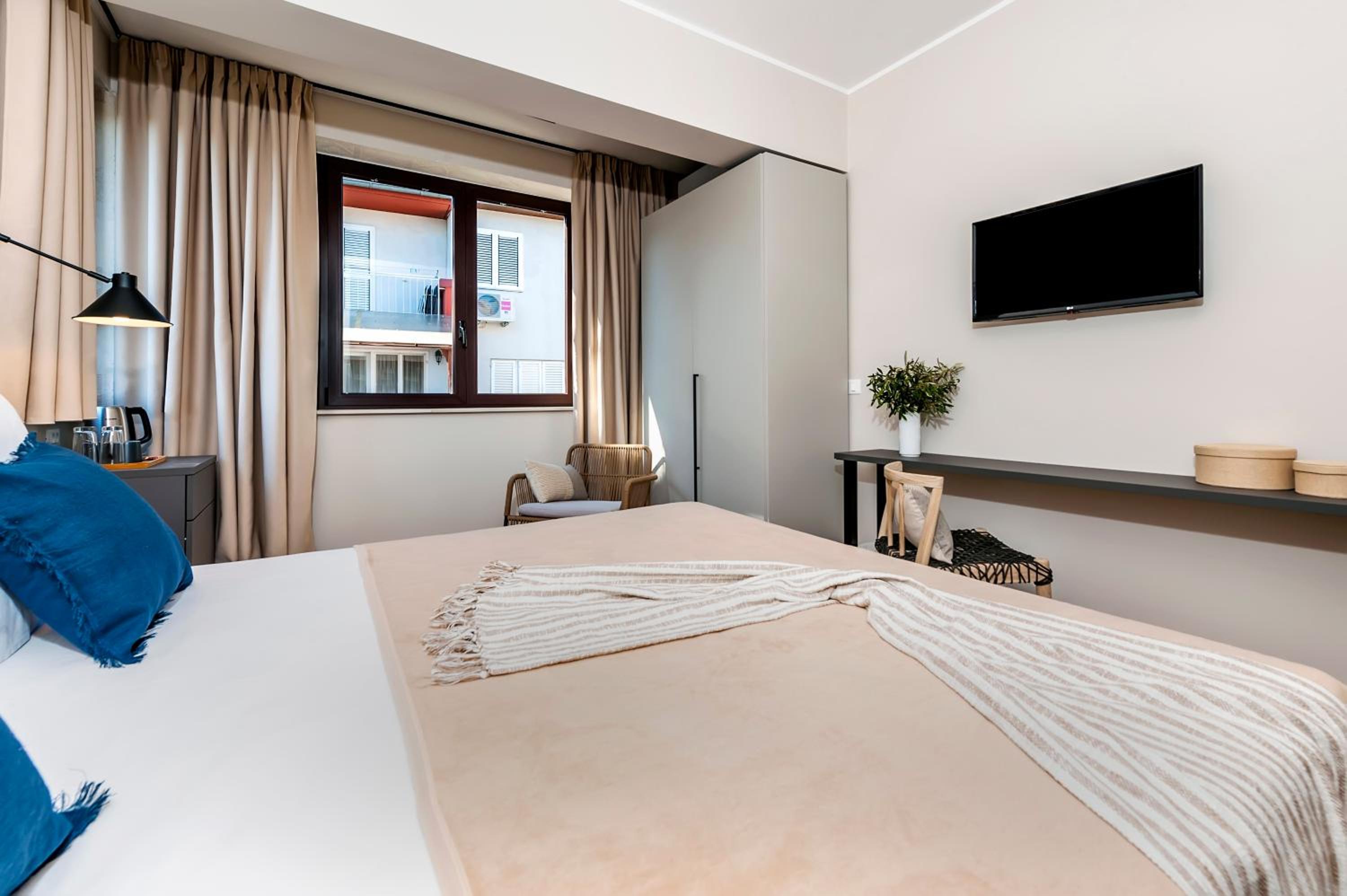 Double or Twin Room - Photo 18