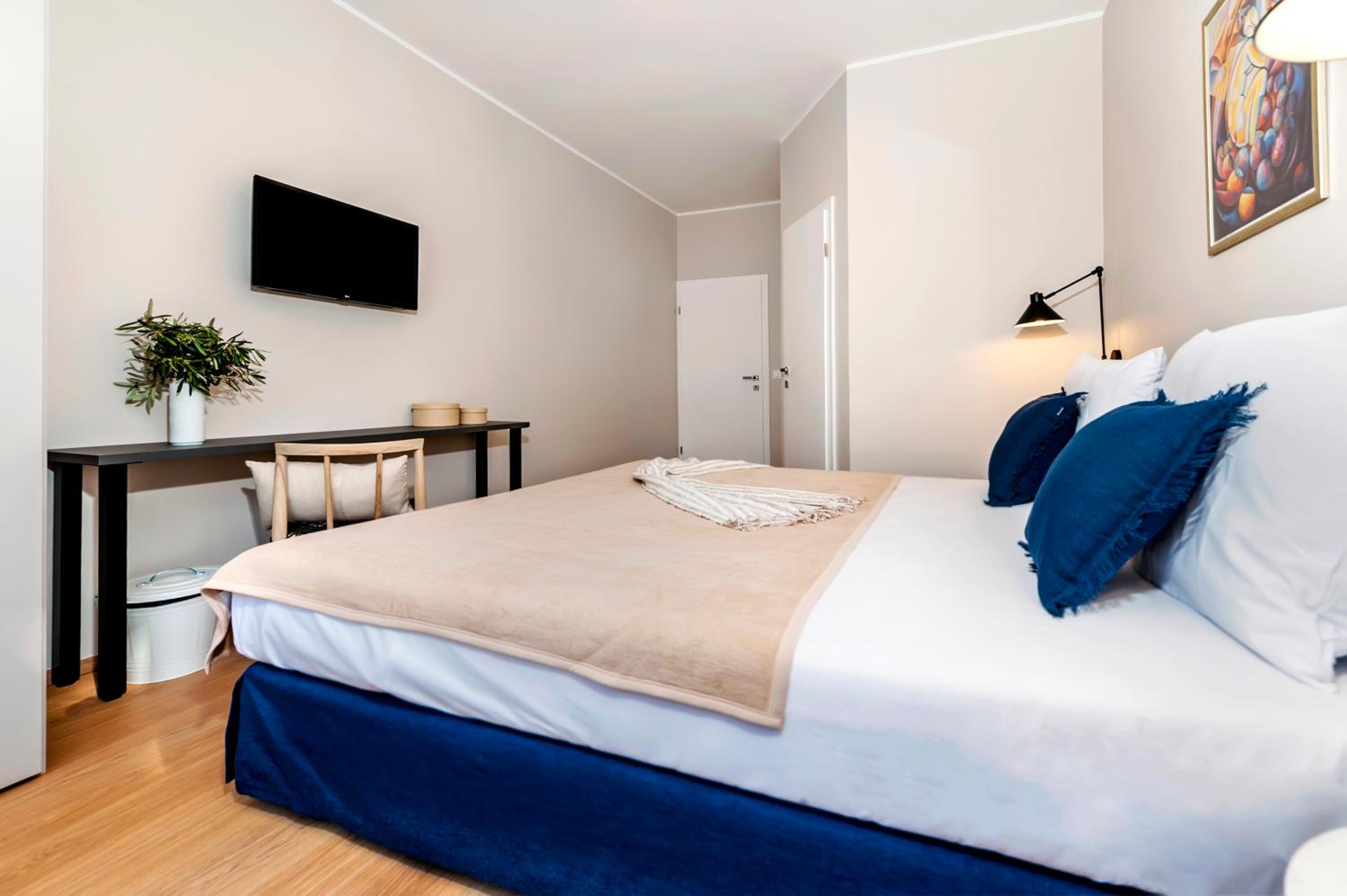Double or Twin Room - Photo 14