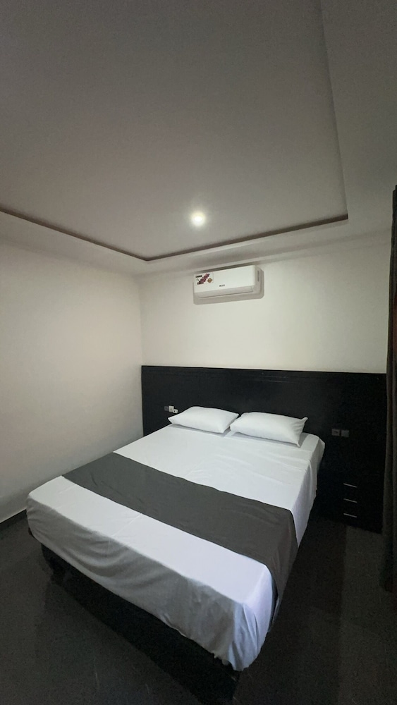 Deluxe Suite, City View