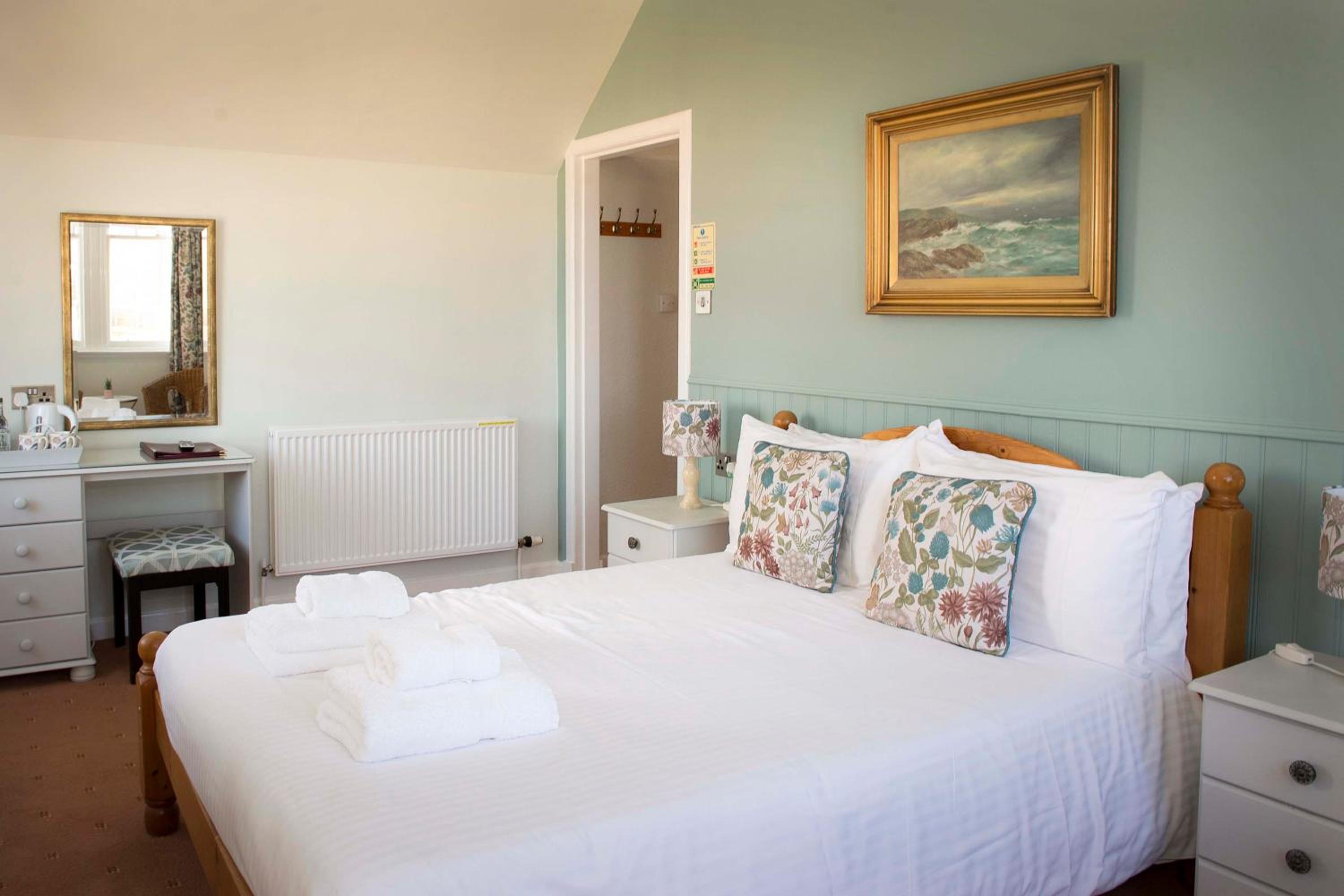 Deluxe Double Room with Shower