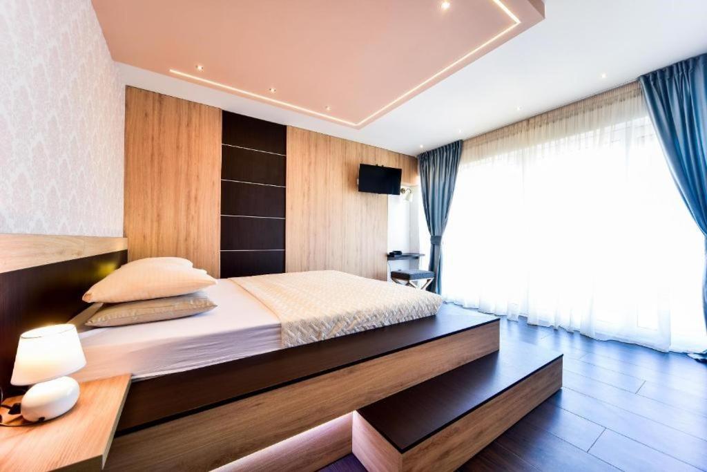 Double Room - Photo 13