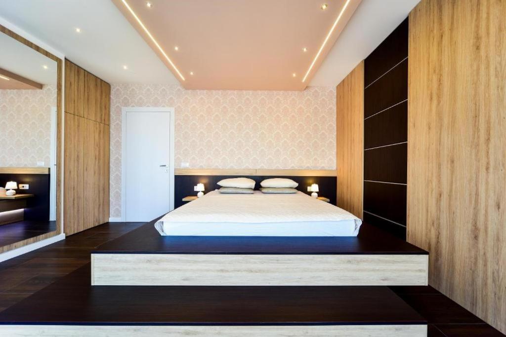 Double Room - Photo 11