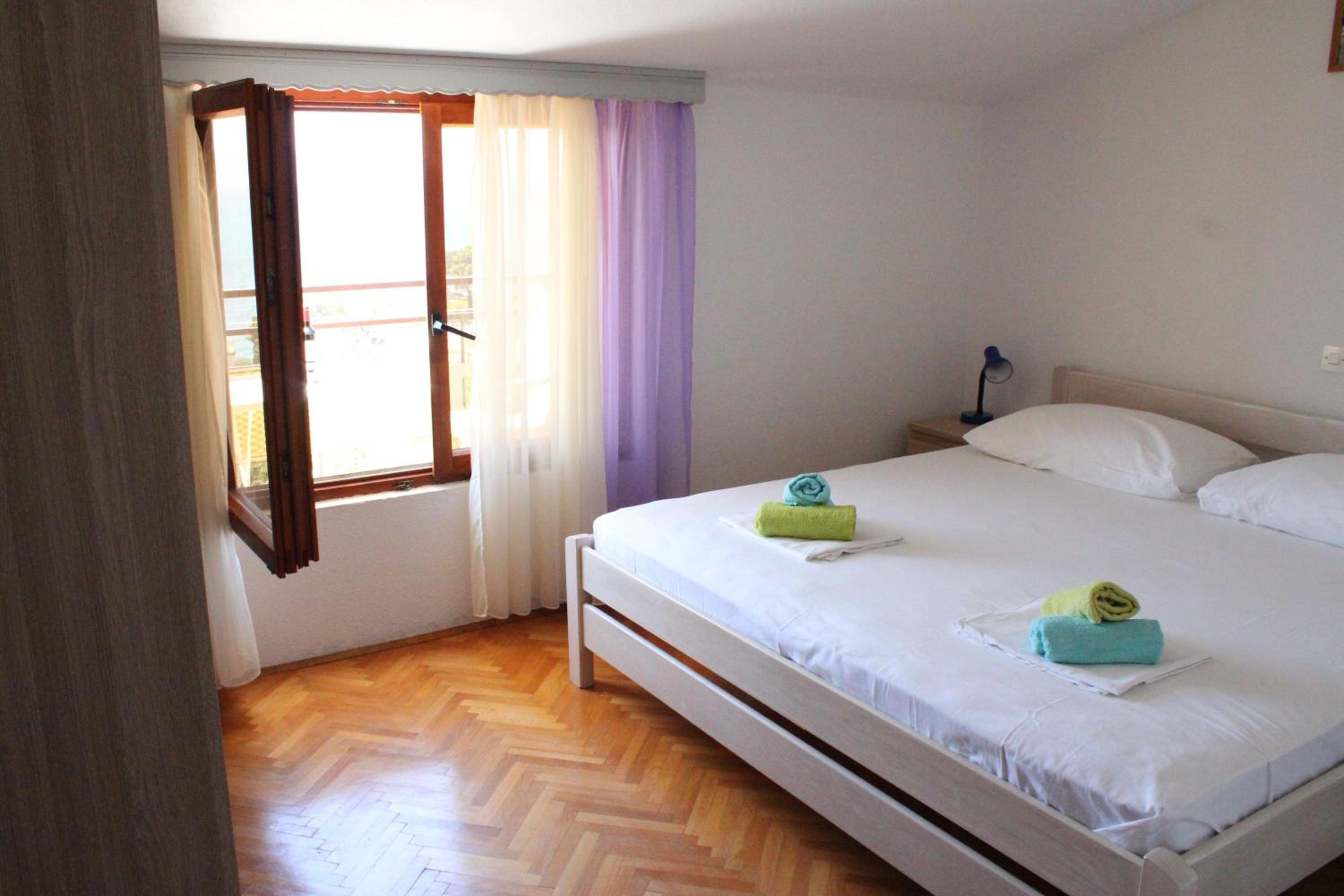 One-Bedroom Apartment with Sea View