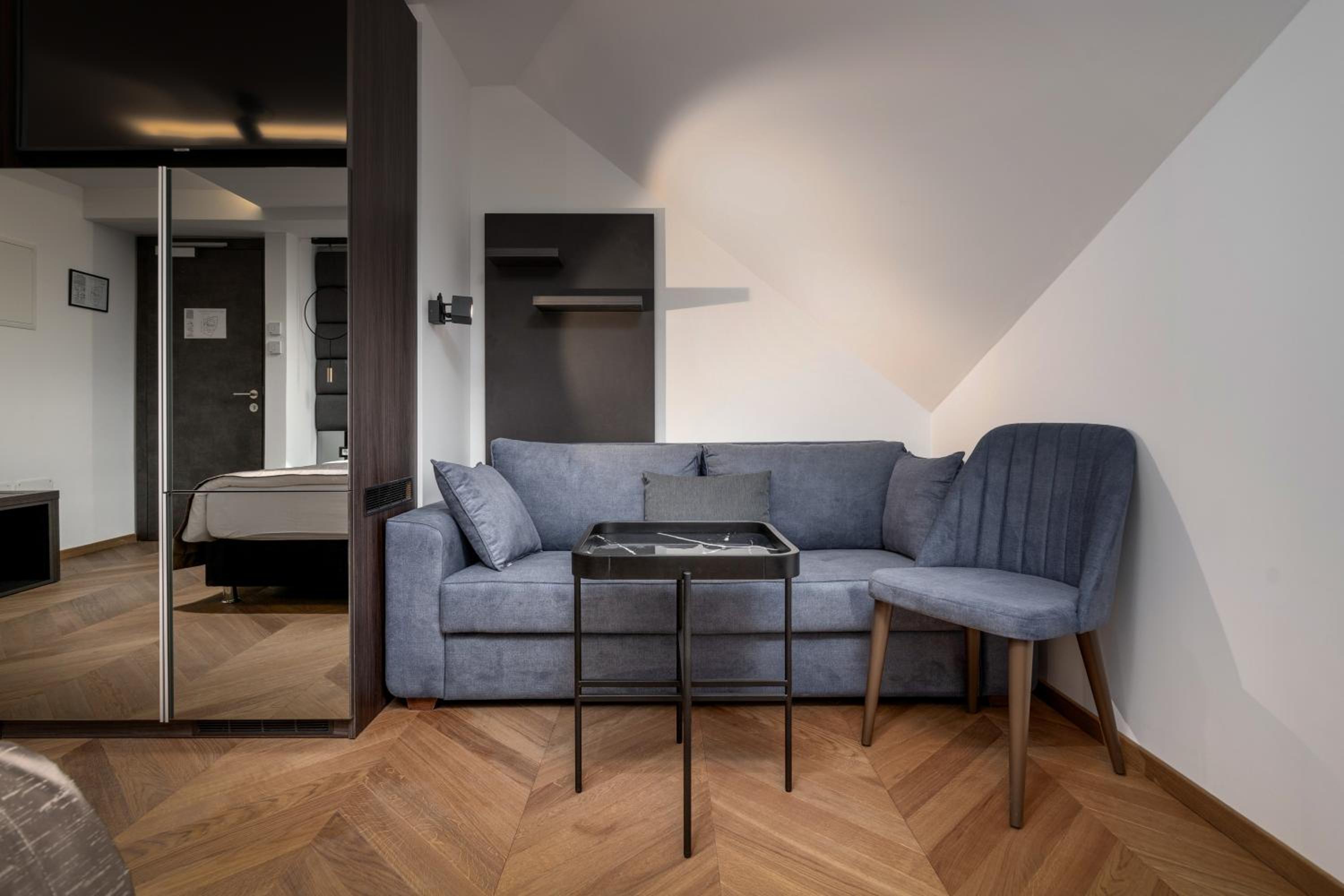 Deluxe Double Room with Extra Bed - Attic with Roof Window