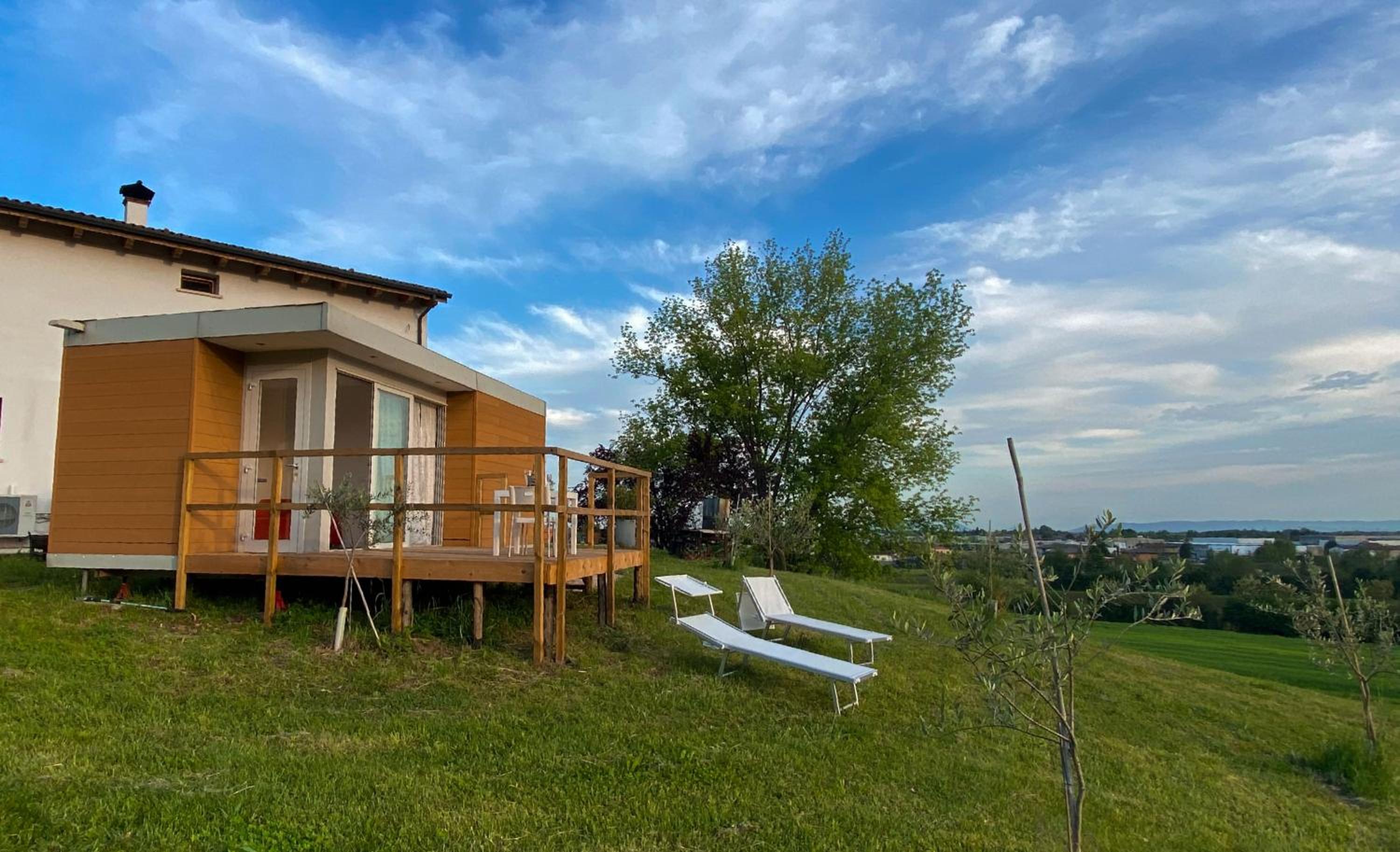 Mobile Home - Photo 2