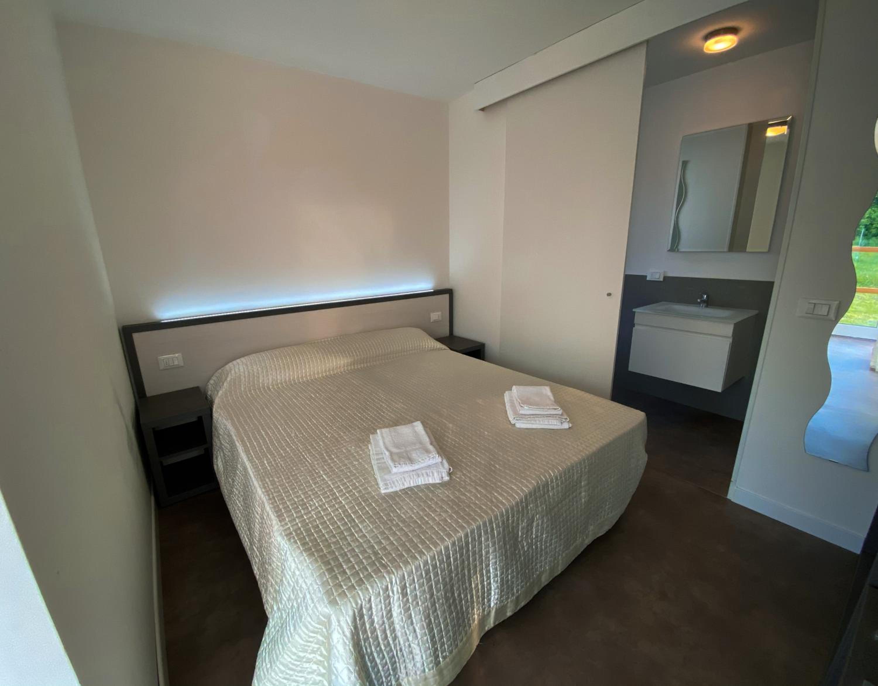Mobile Home - Photo 1