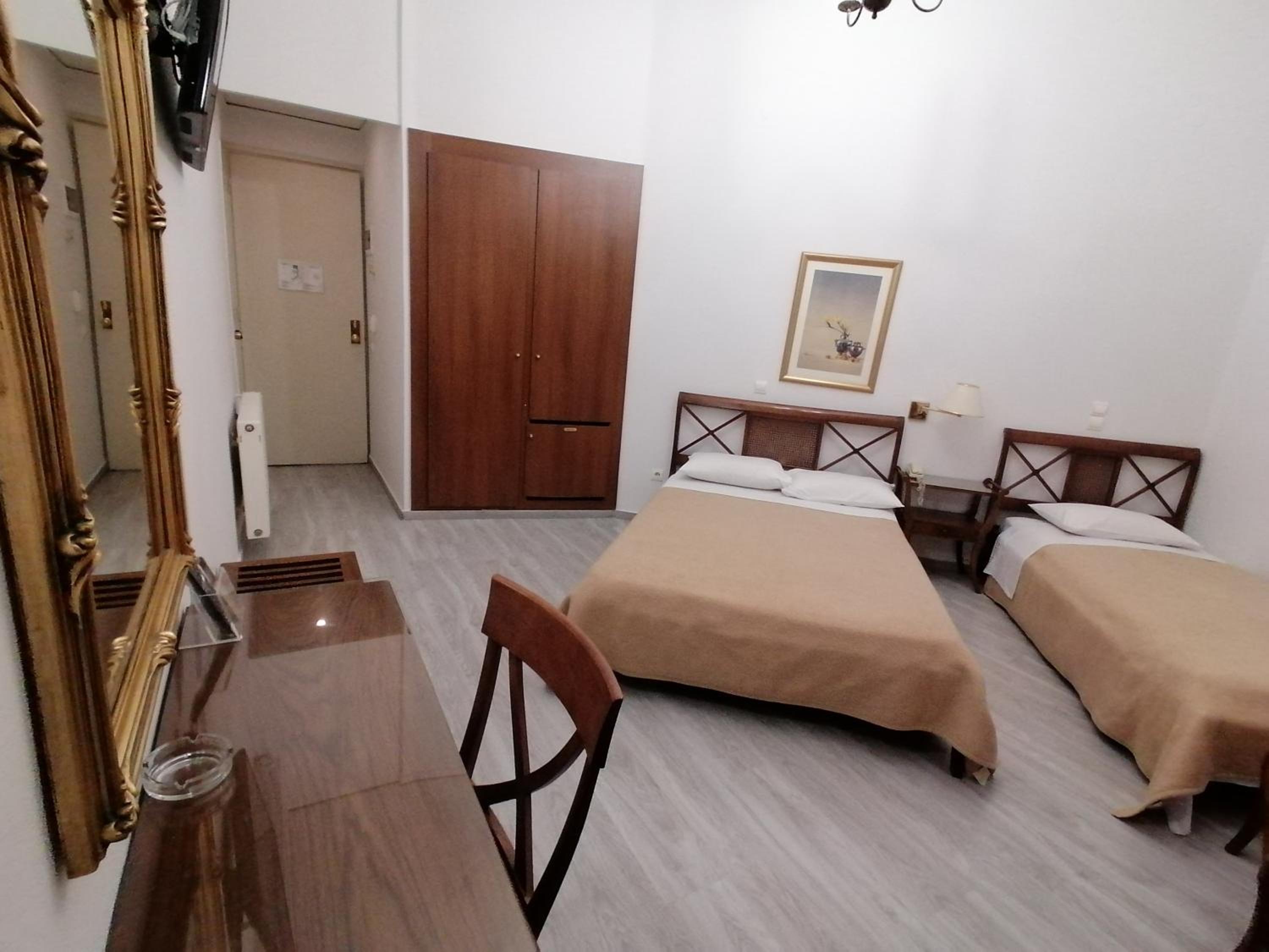 Standard Triple Room - Photo 1