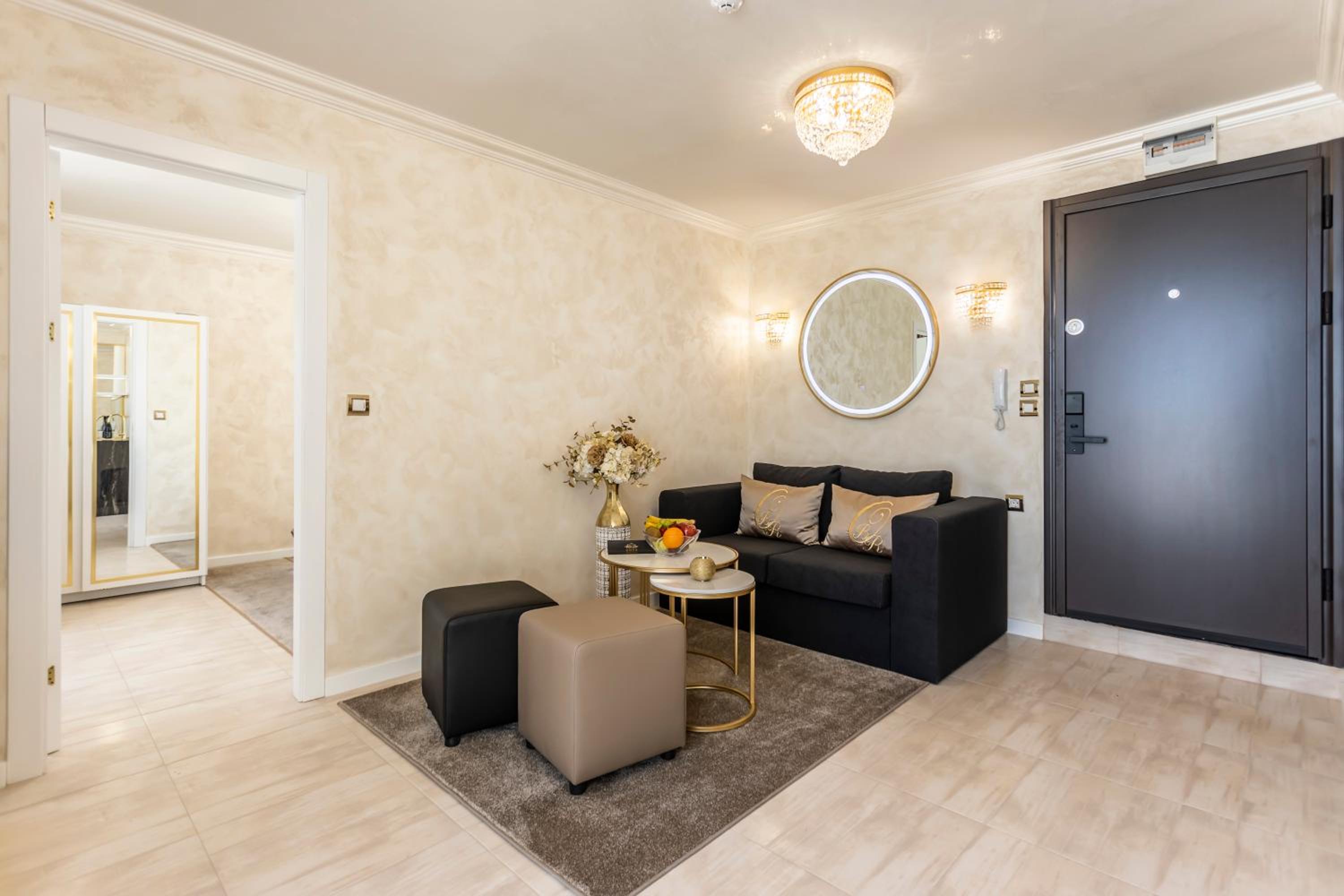 Deluxe Apartment with Sea View - Photo 10