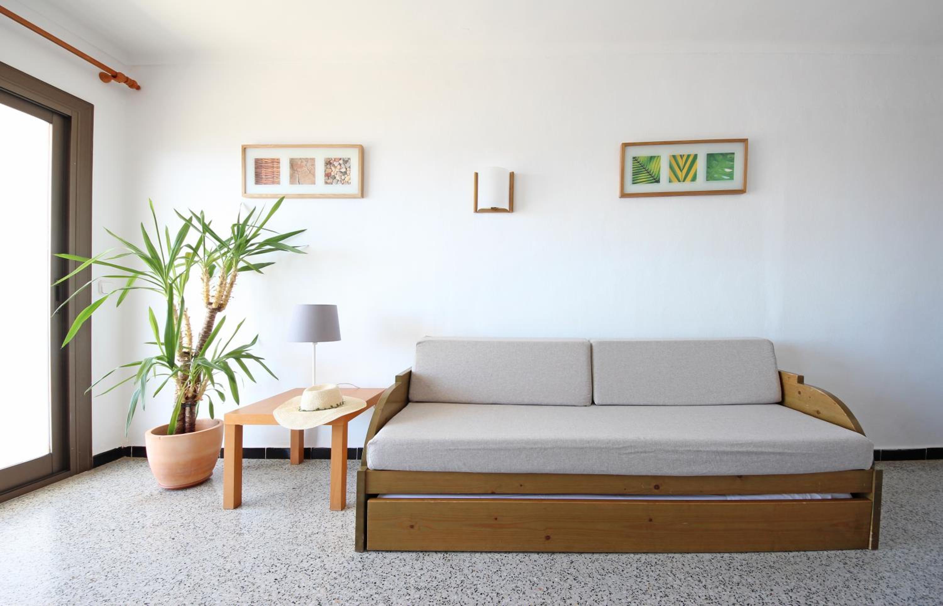 One-Bedroom Apartment with Garden View