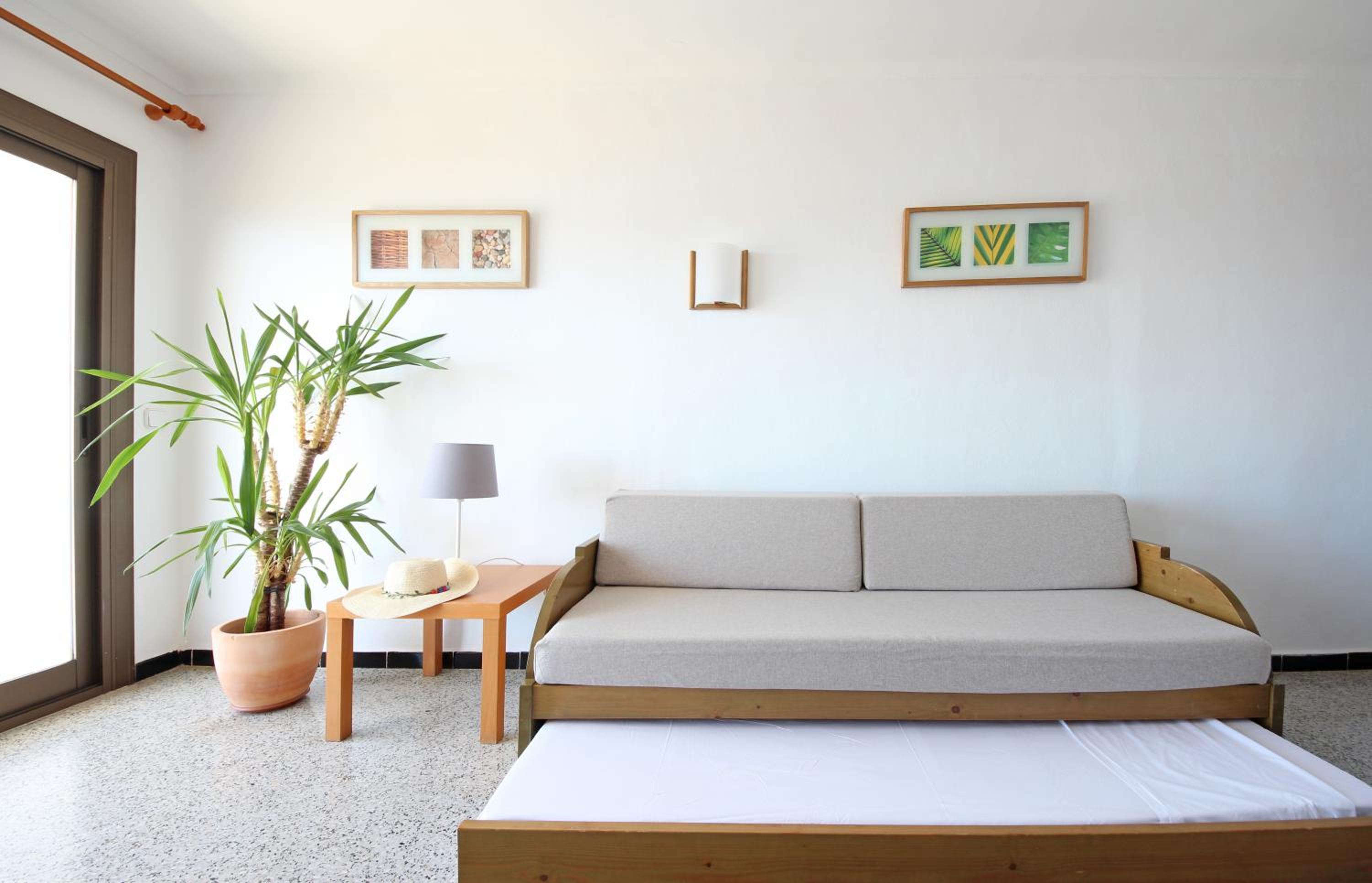 One-Bedroom Apartment with Garden View
