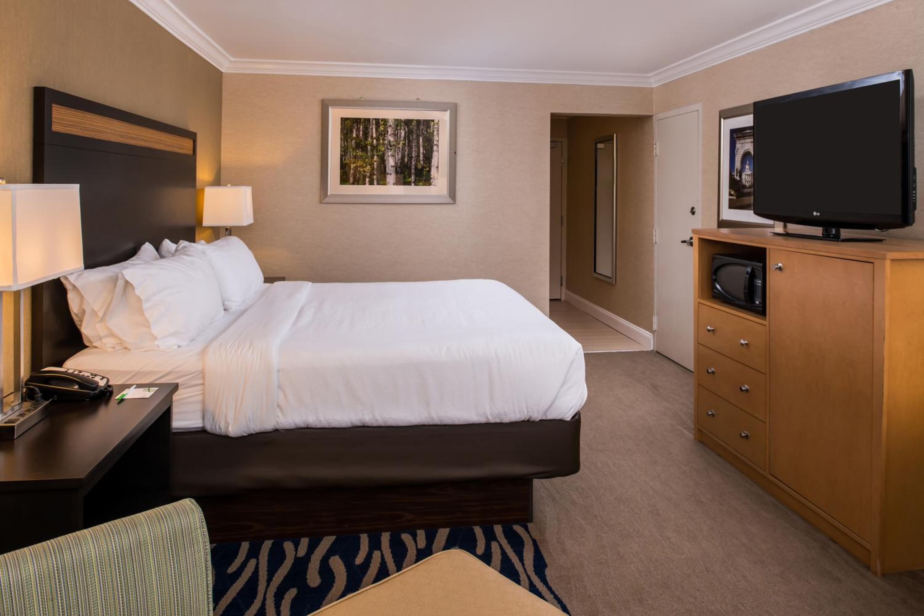 Standard King Room - Photo 1