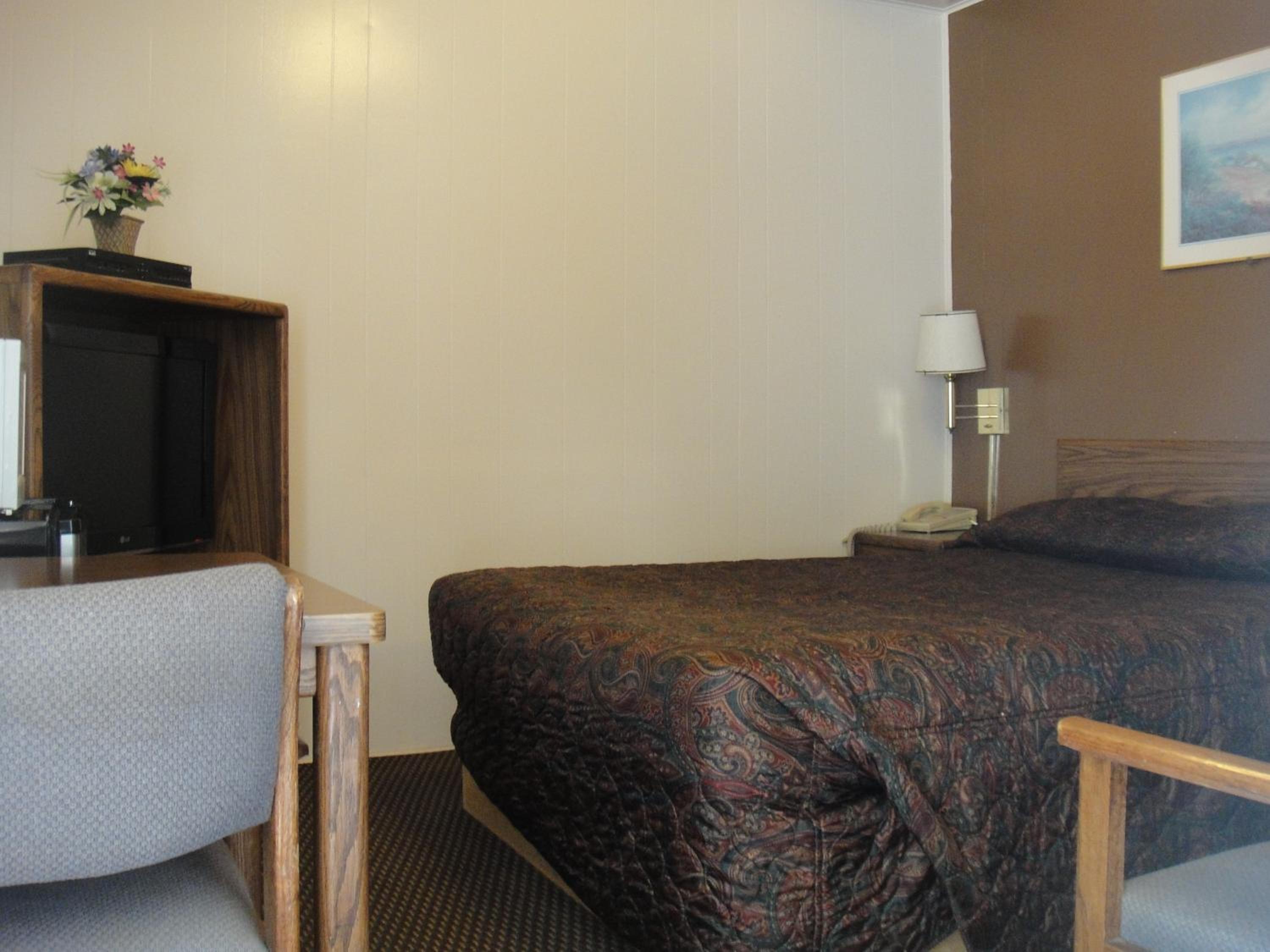 Queen Room photo 1