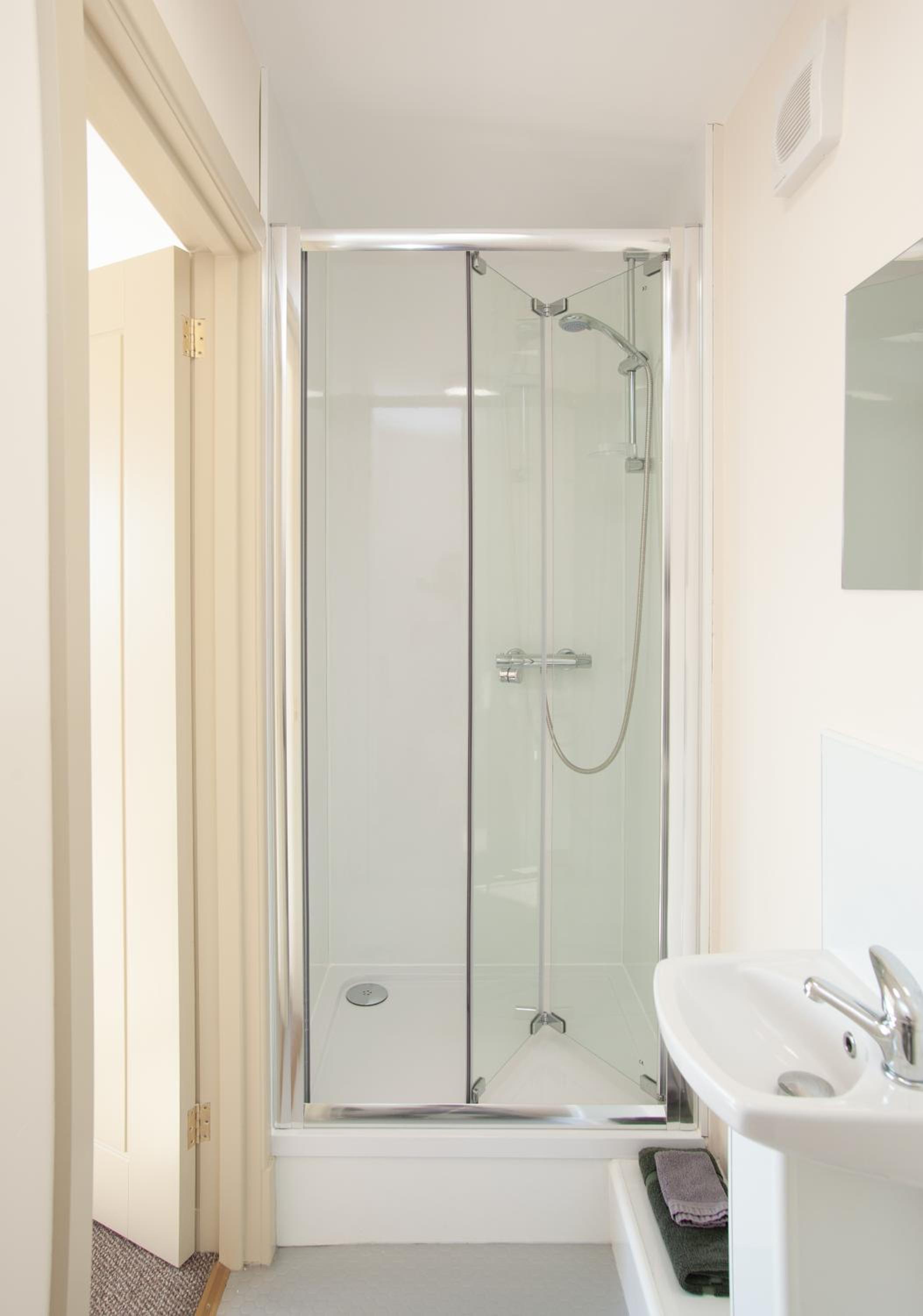 Deluxe Double Room - Photo 13