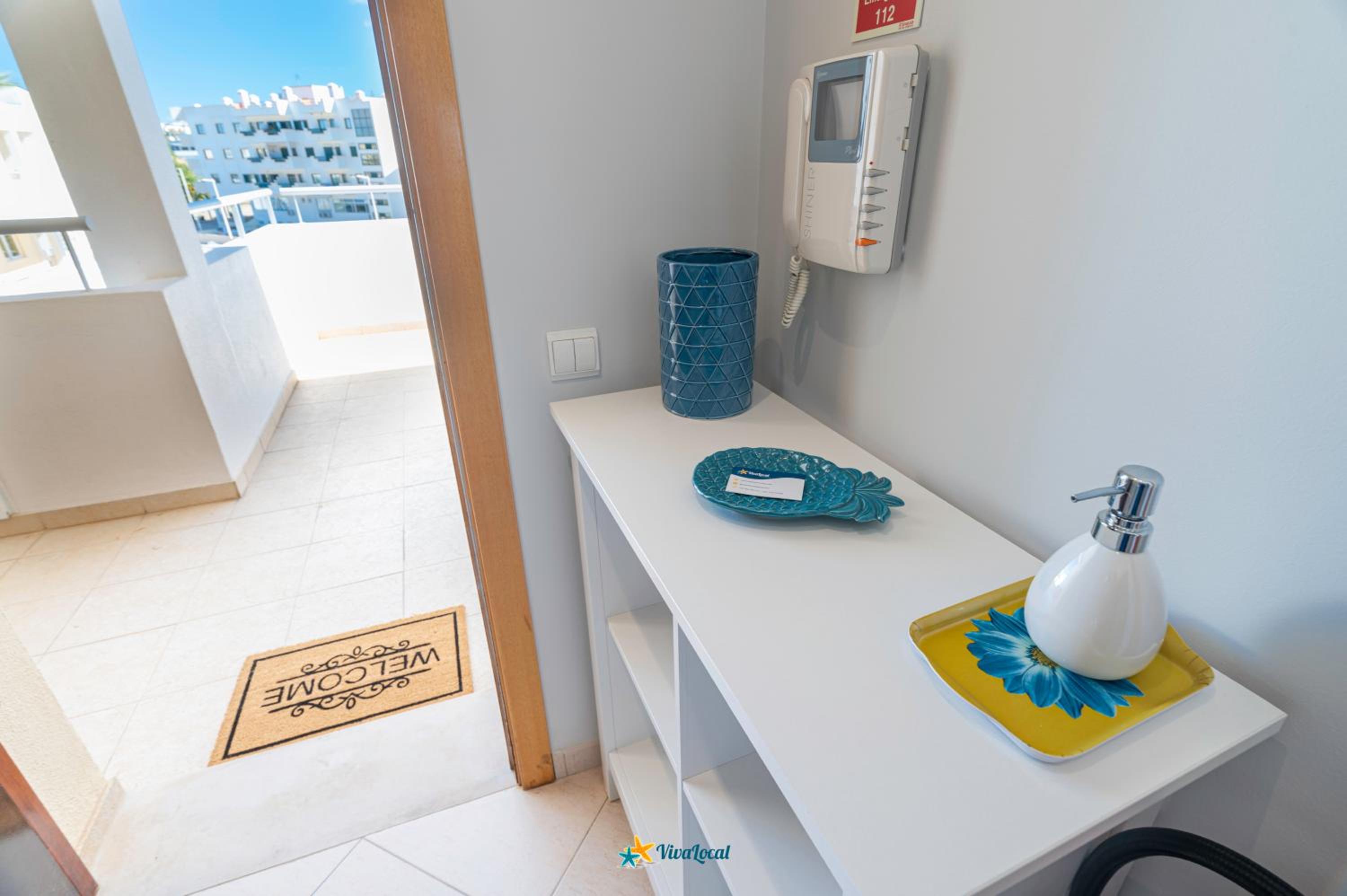 Apartment with Sea View photo 2