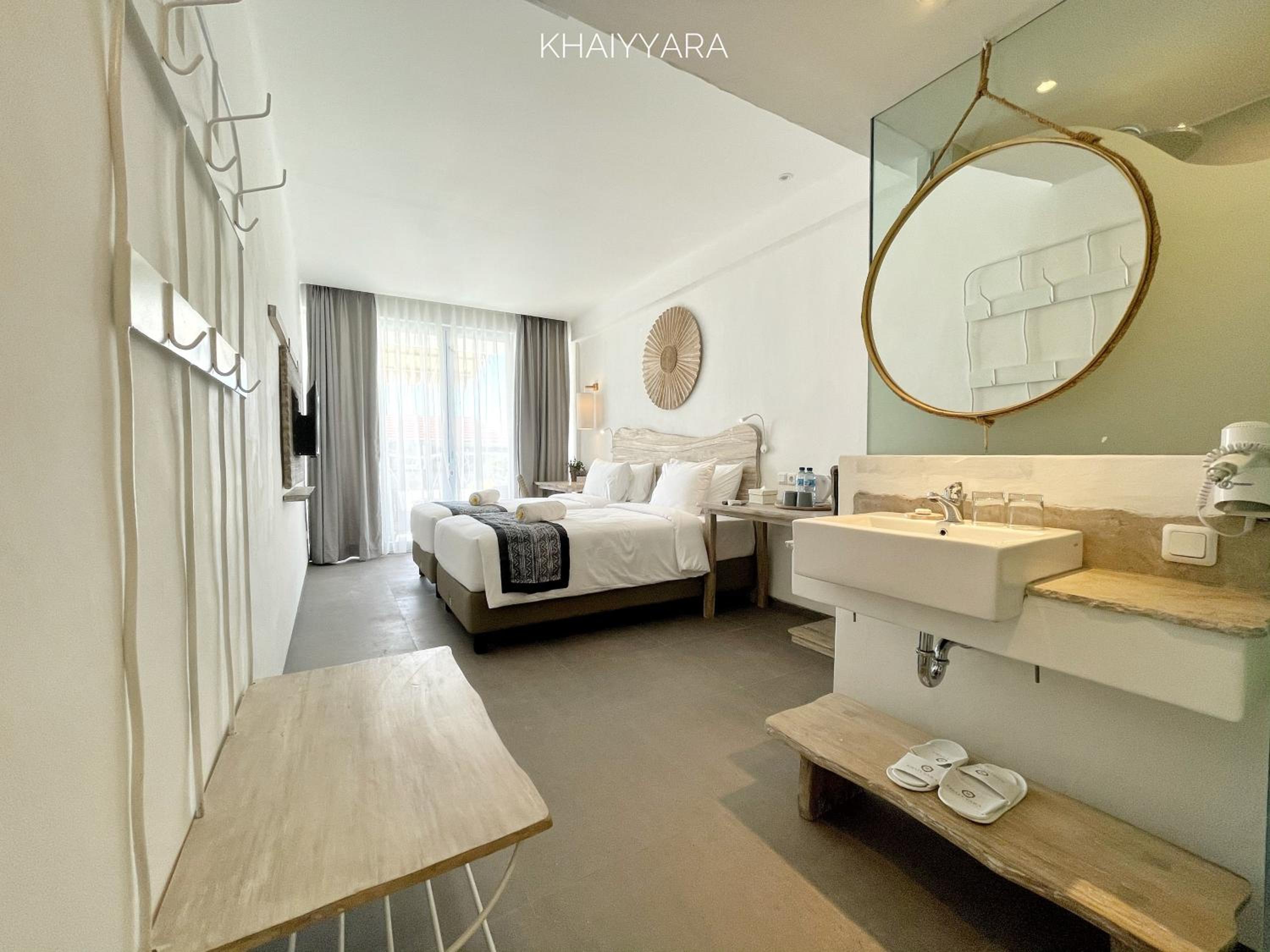 Deluxe King Pool Access - Photo 1