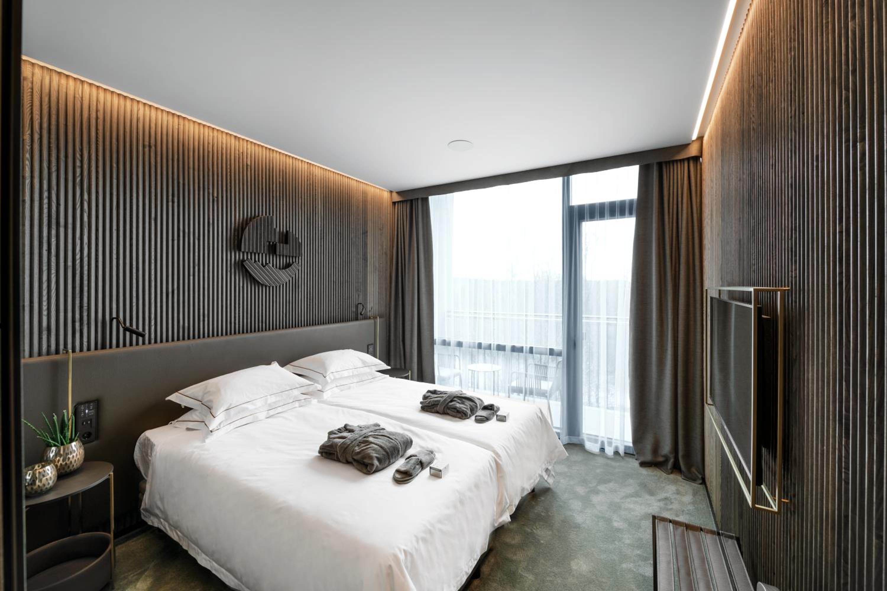 Standard Double Room with Balcony and Spa Access - Photo 1