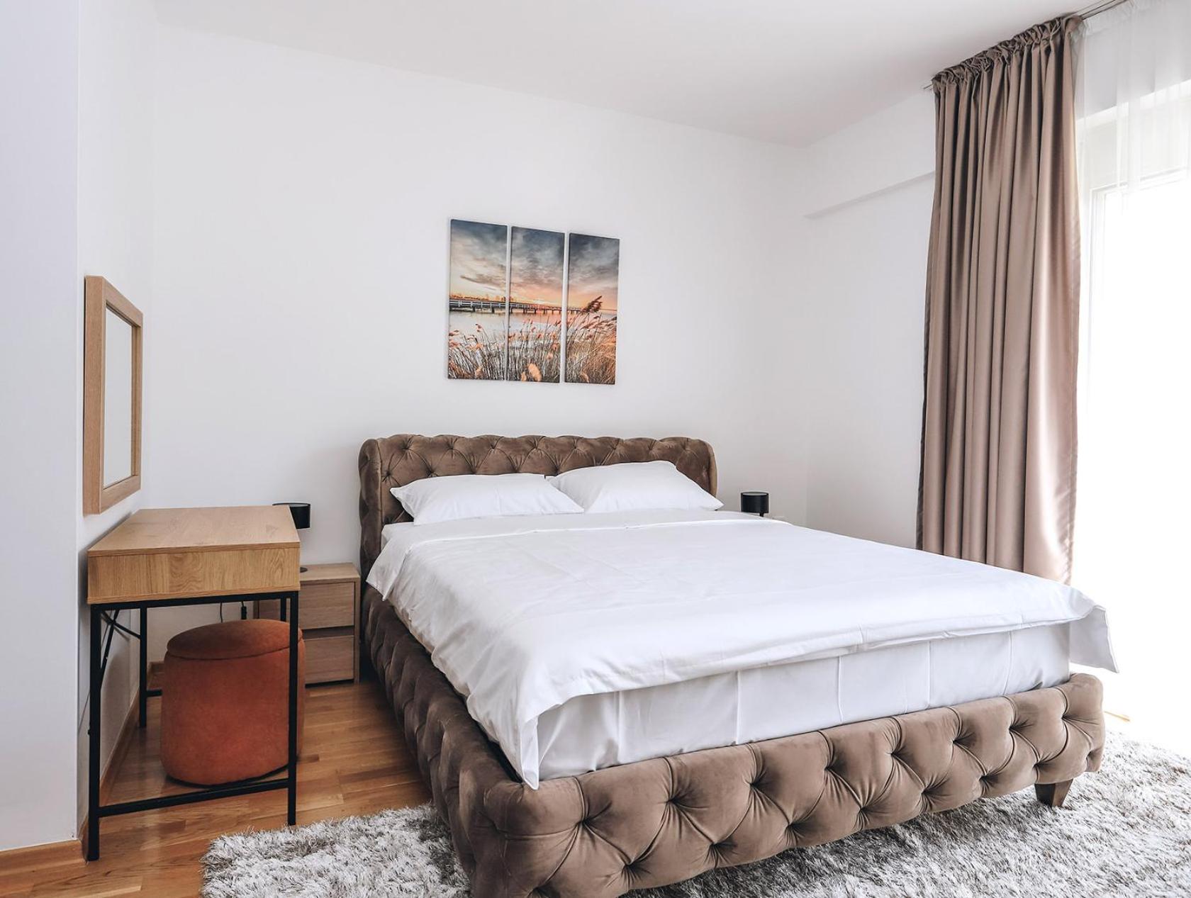 Studio Apartment with King Bed photo 1