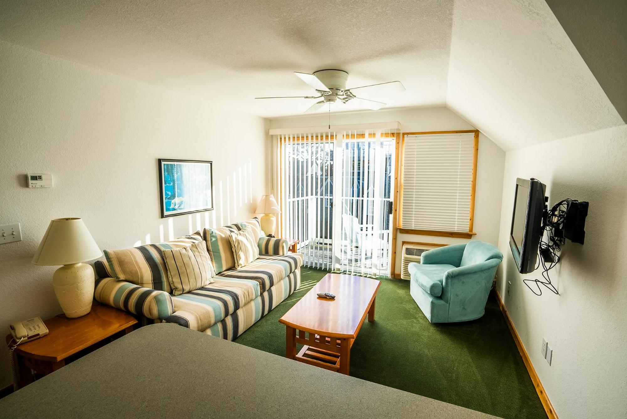 Suite with Balcony photo 1