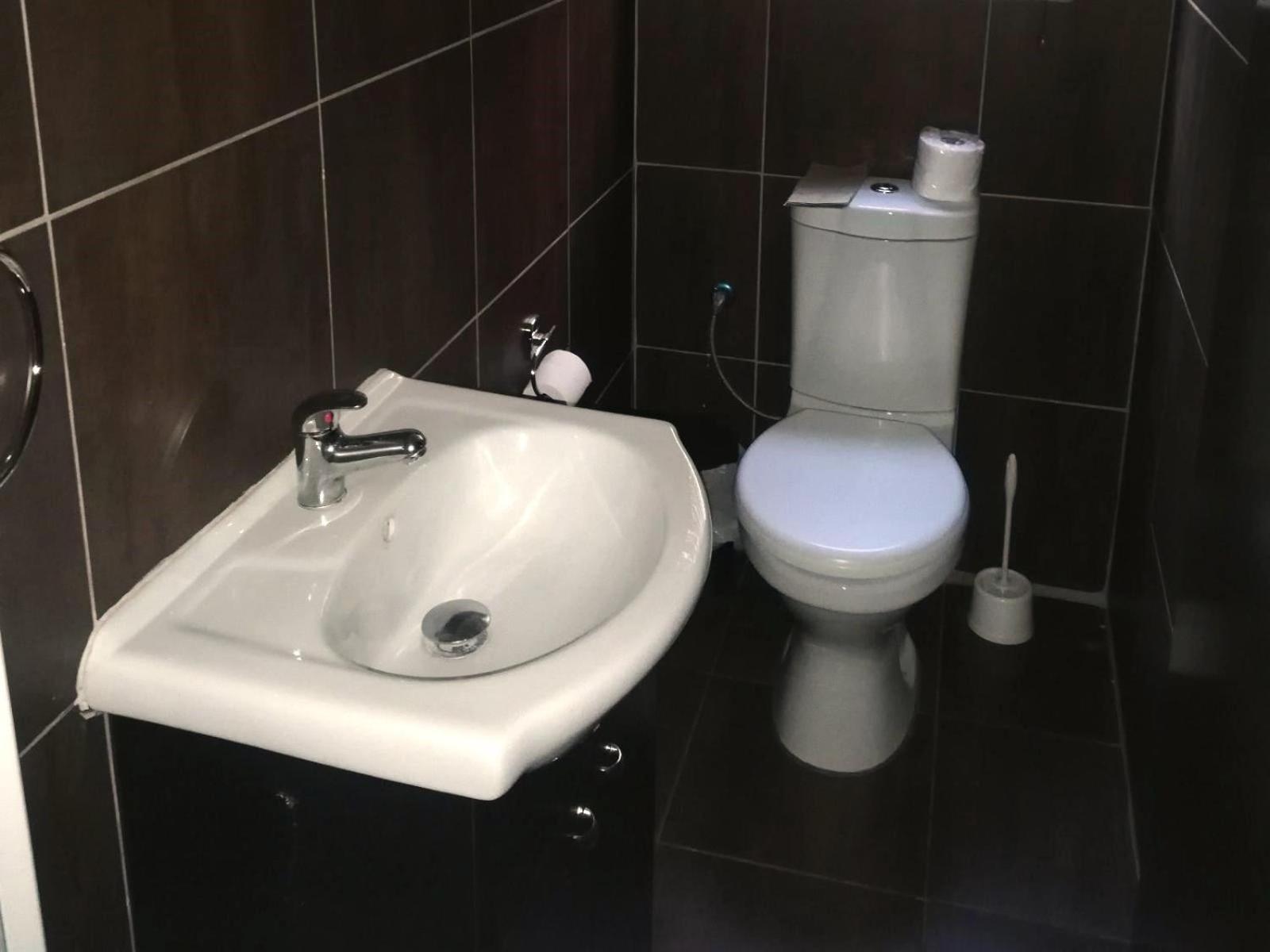 Standard Twin Room - Photo 2