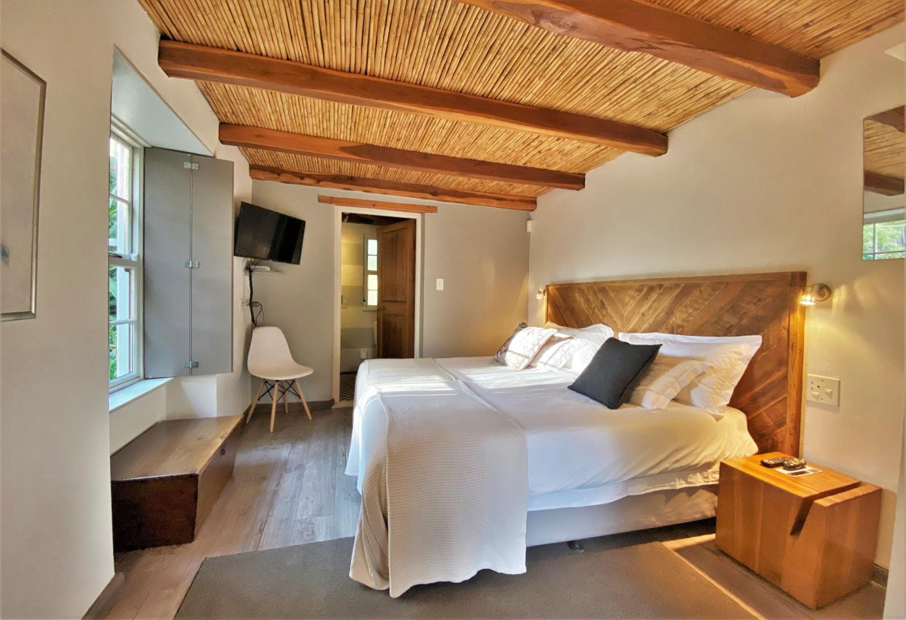 Standard Room (King or Twin)