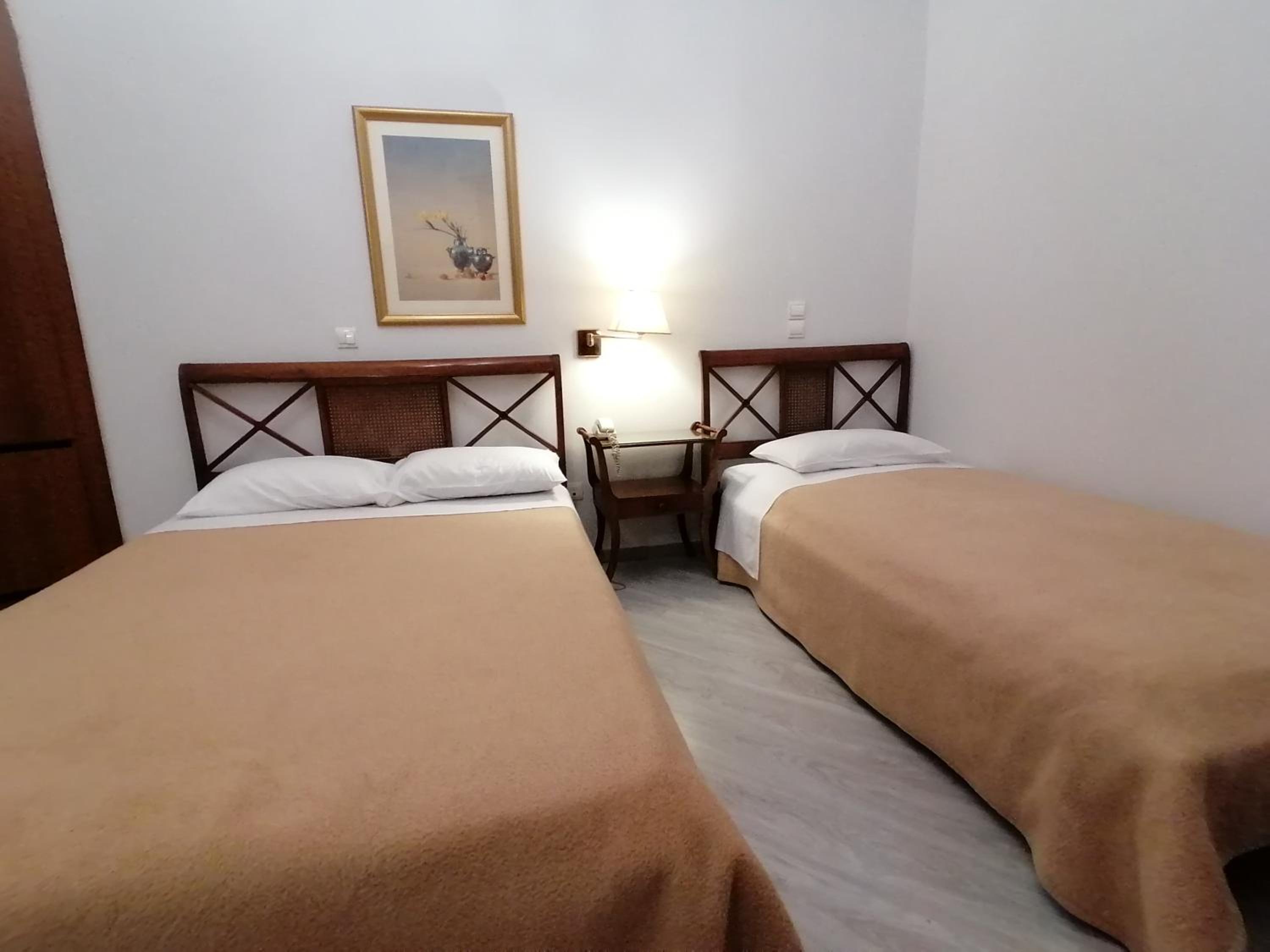 Standard Triple Room - Photo 4