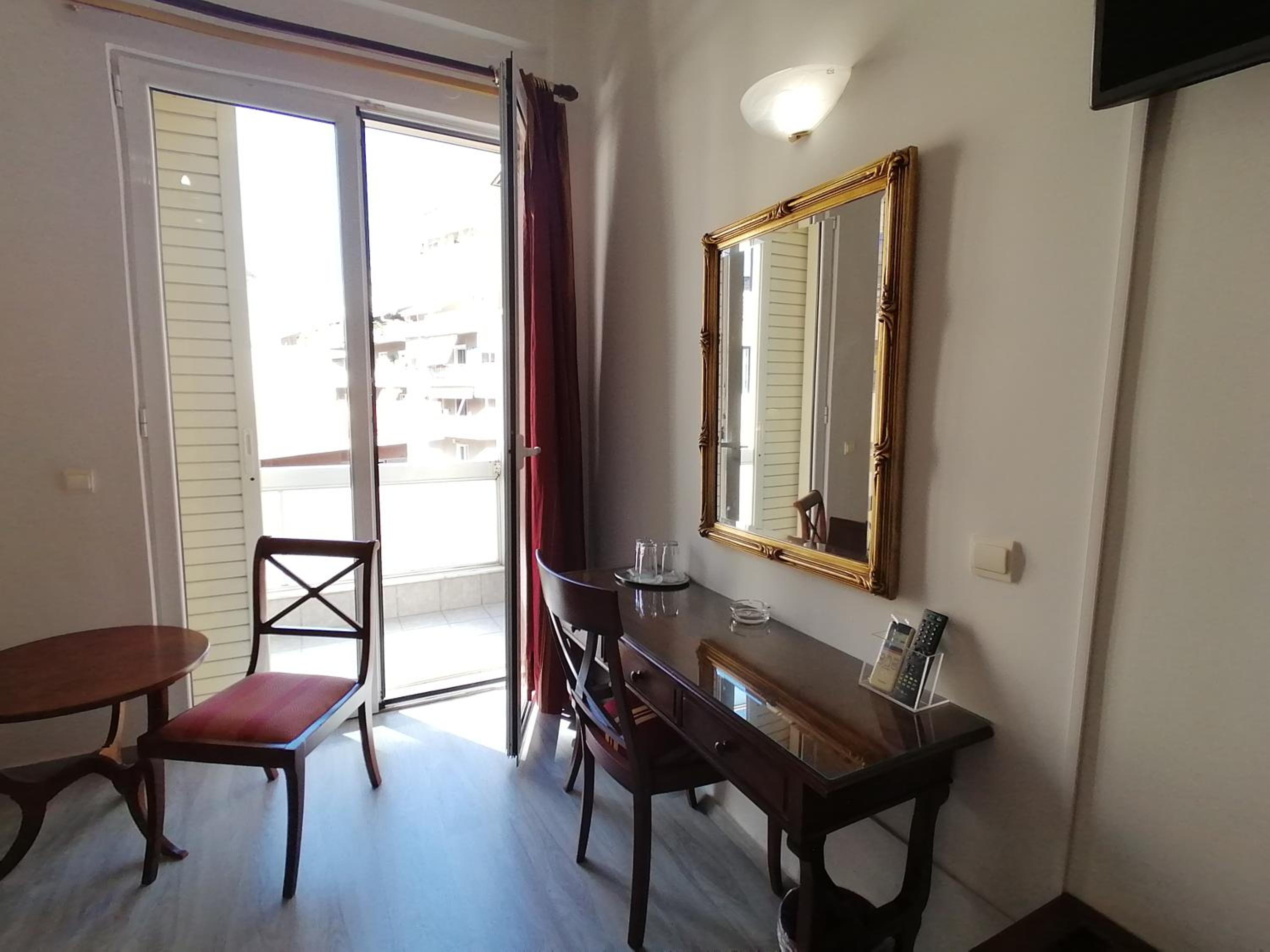 Standard Triple Room - Photo 3