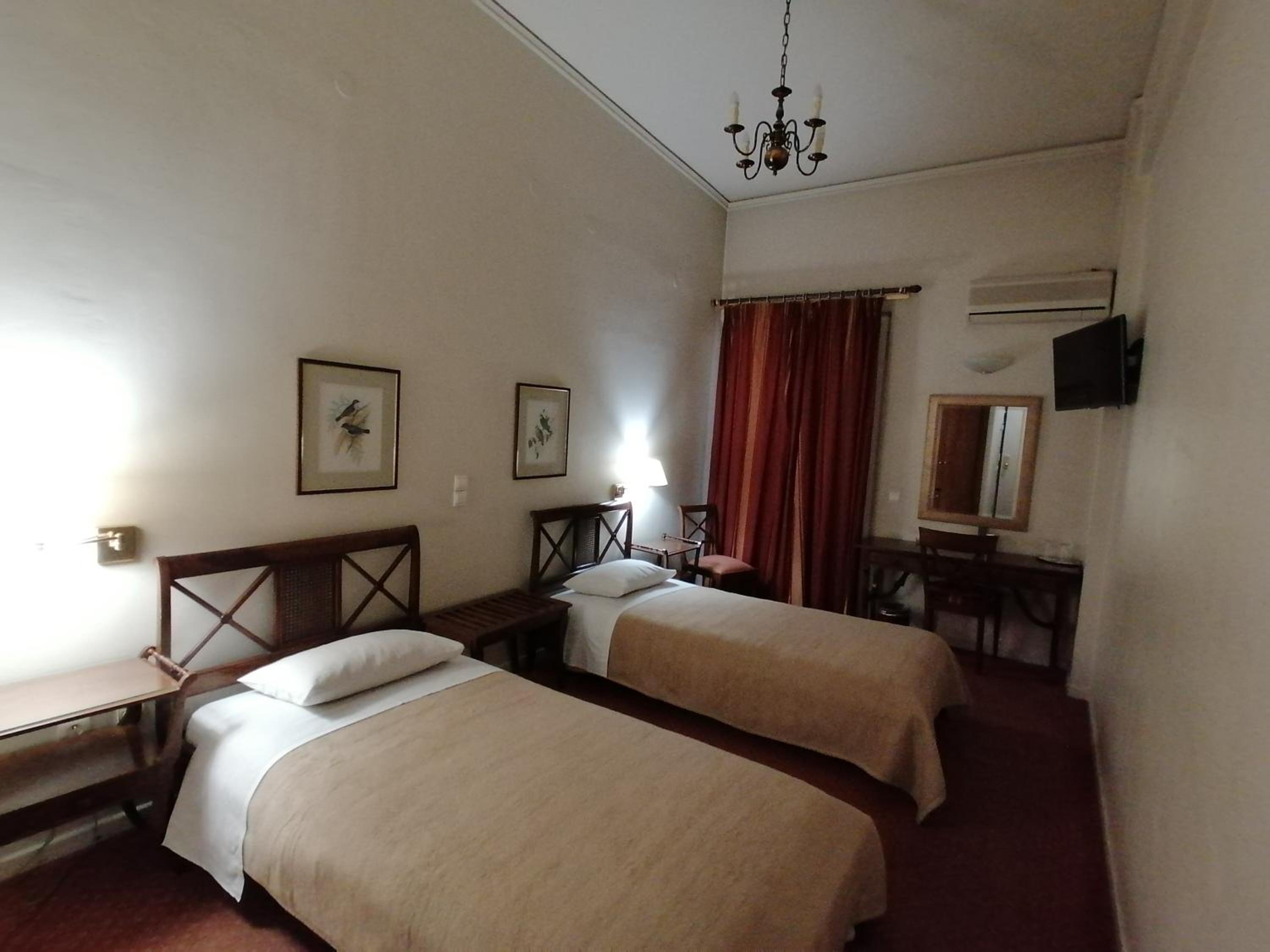 Standard Double or Twin Room - Photo 3