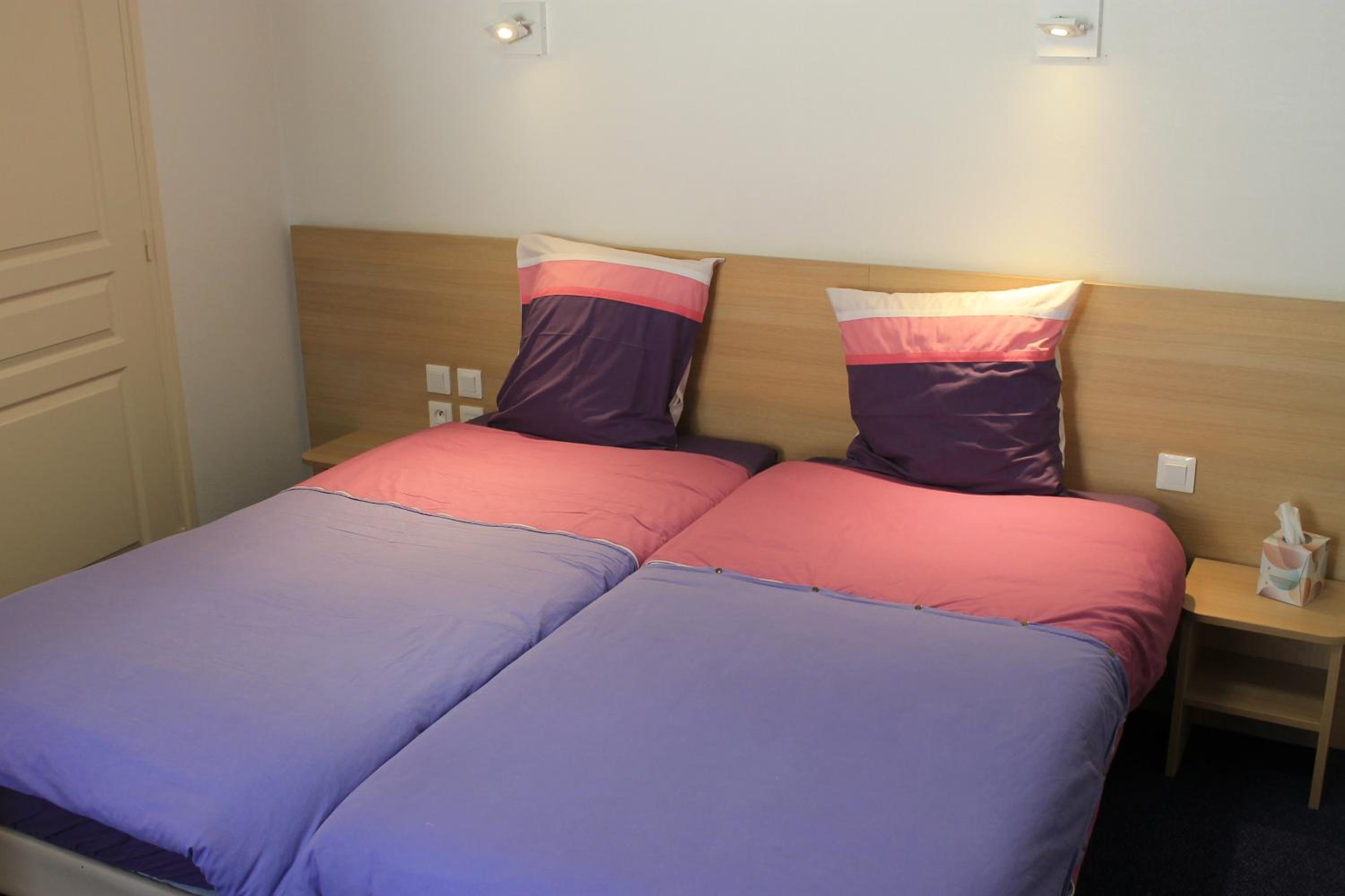 Standard Twin Room - Photo 1