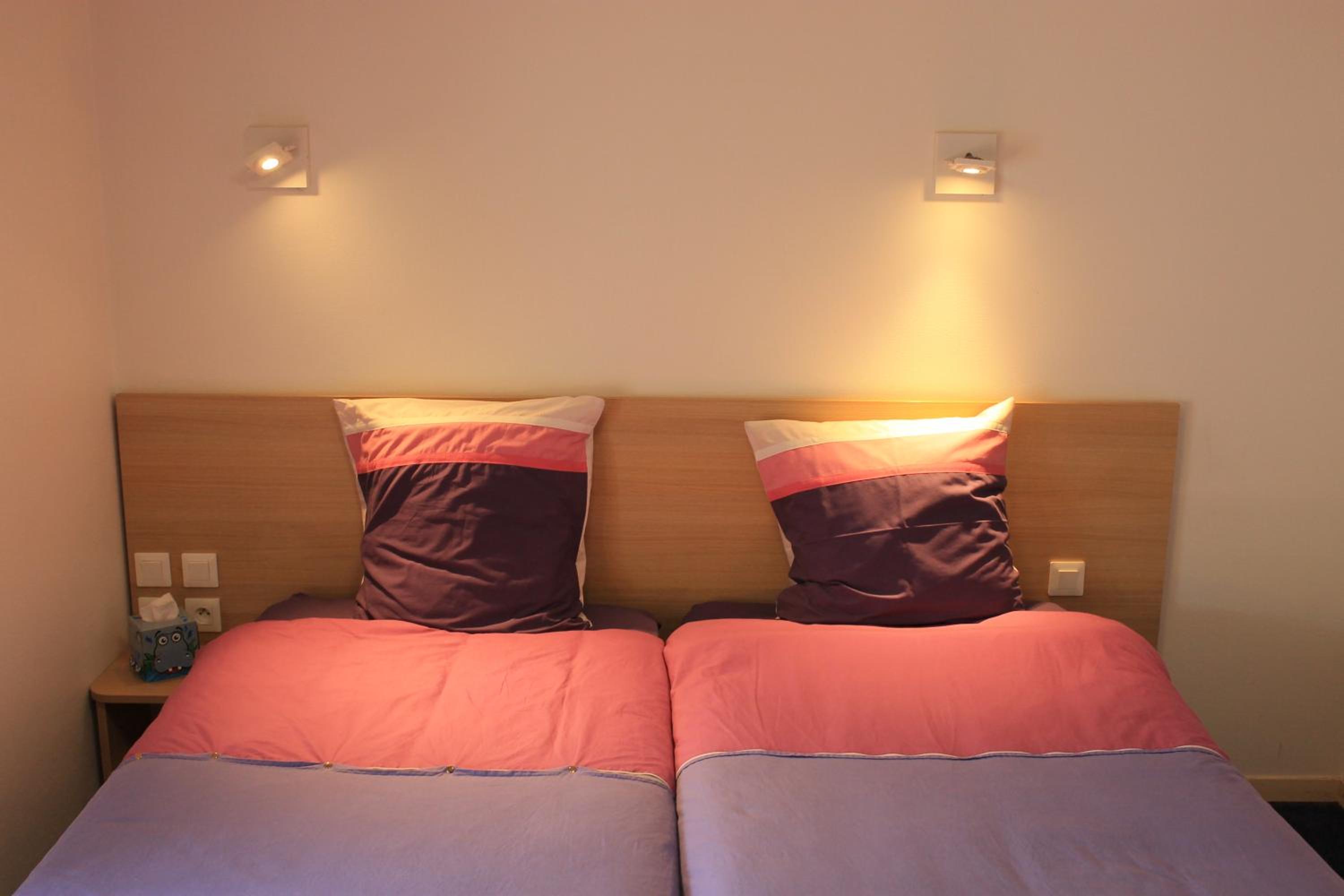 Standard Twin Room - Photo 2