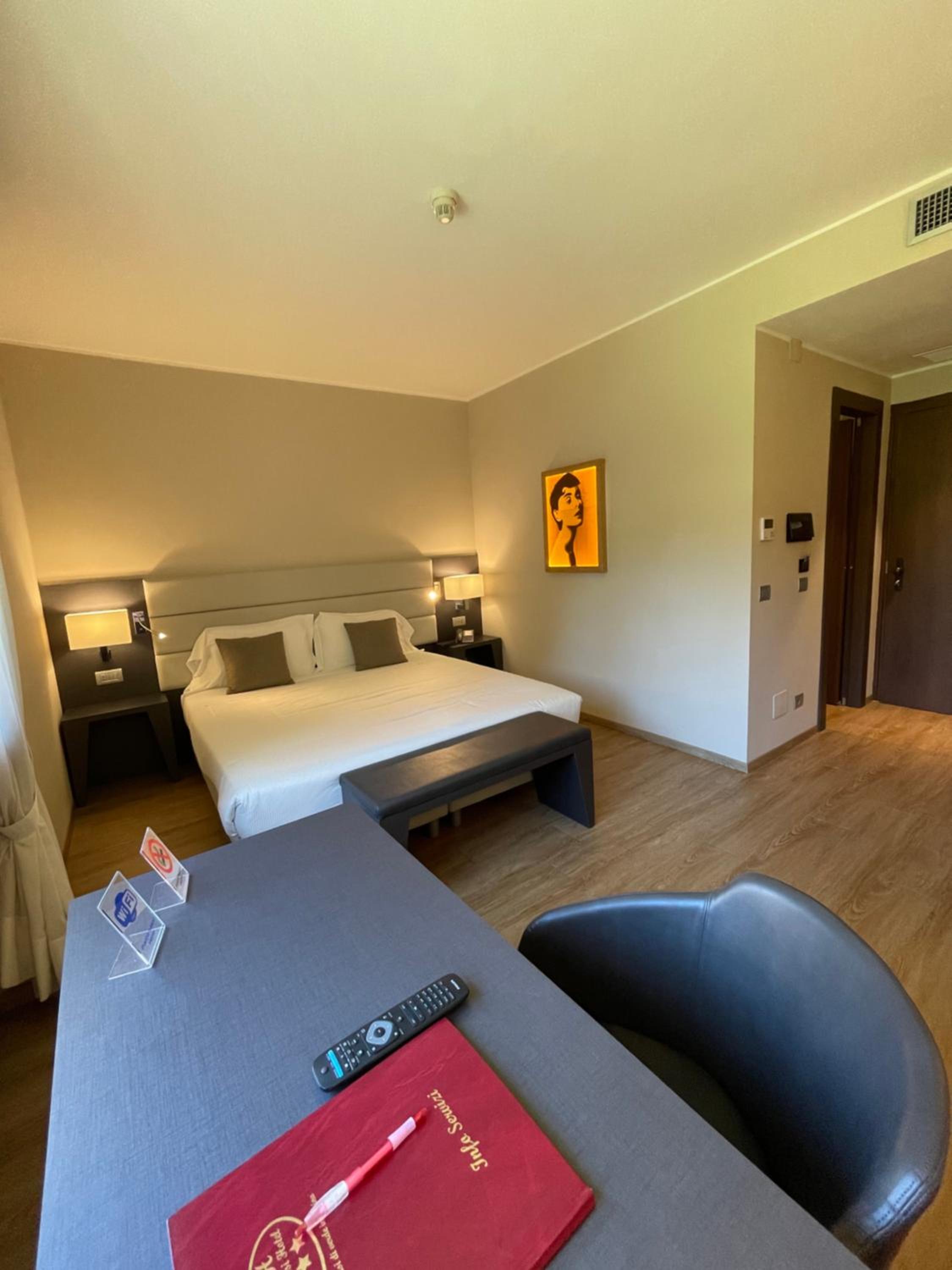Double or Twin Room - Photo 2
