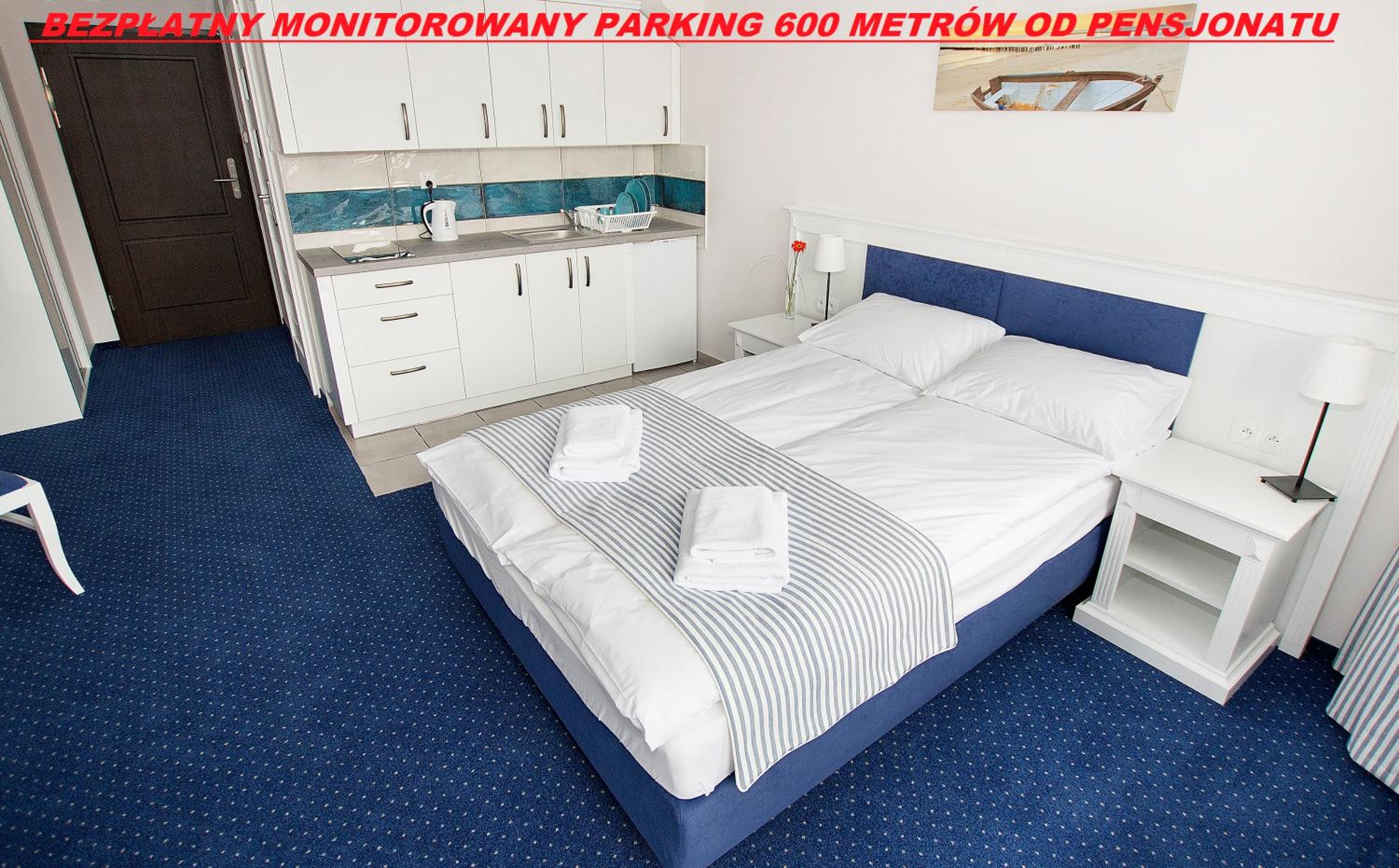 Double or Twin Room with City View photo 2