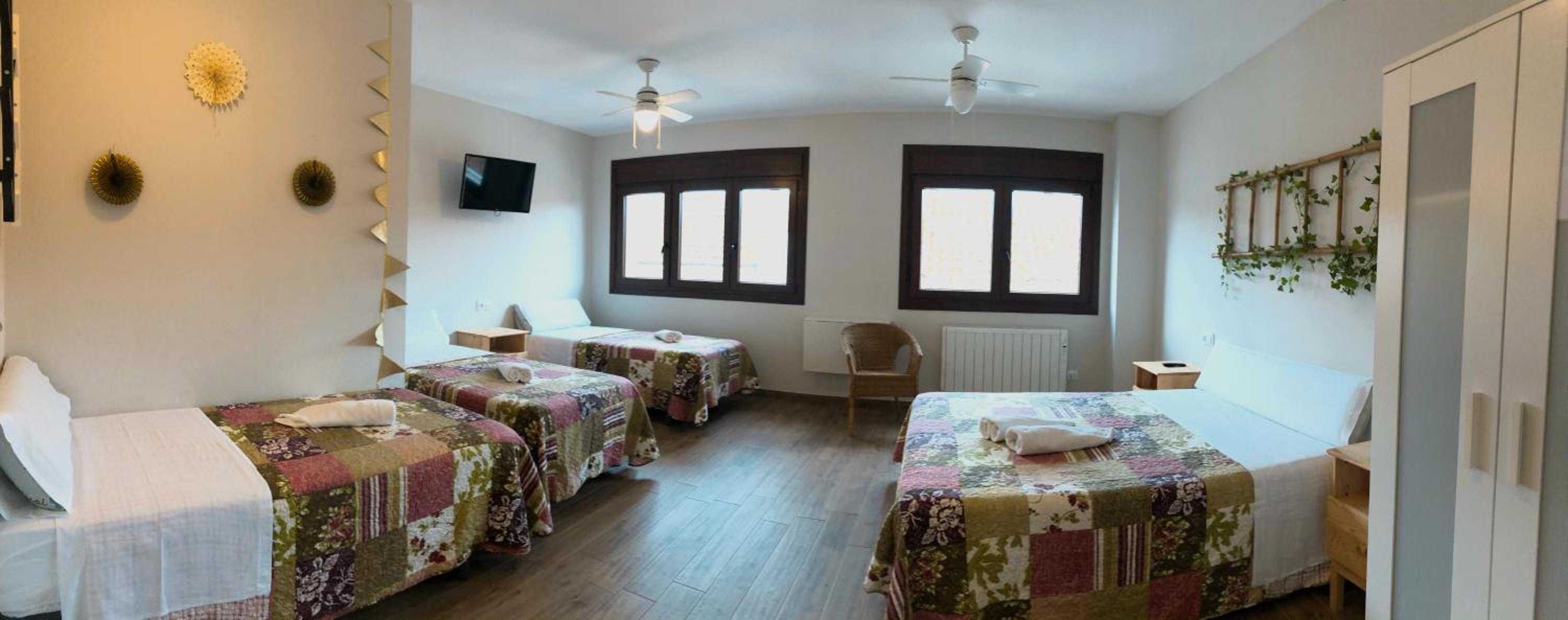 Habitación Familiar con Baño Privado