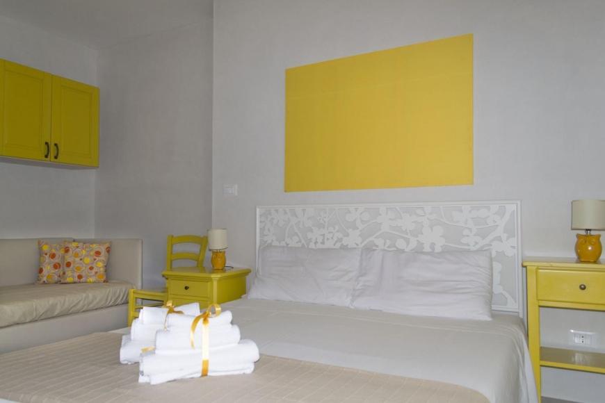 Studio with Sofa Bed