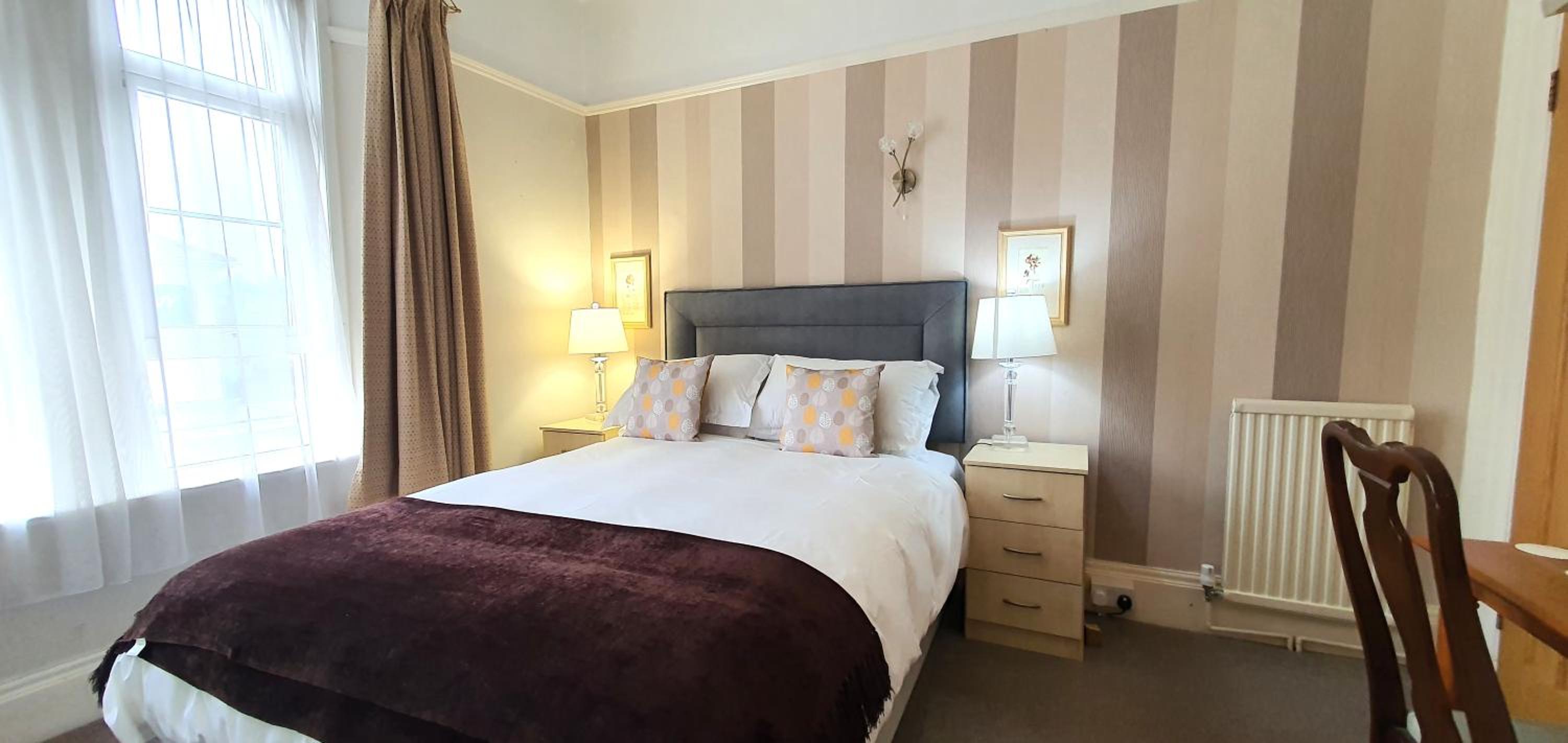 Double Room - Photo 4