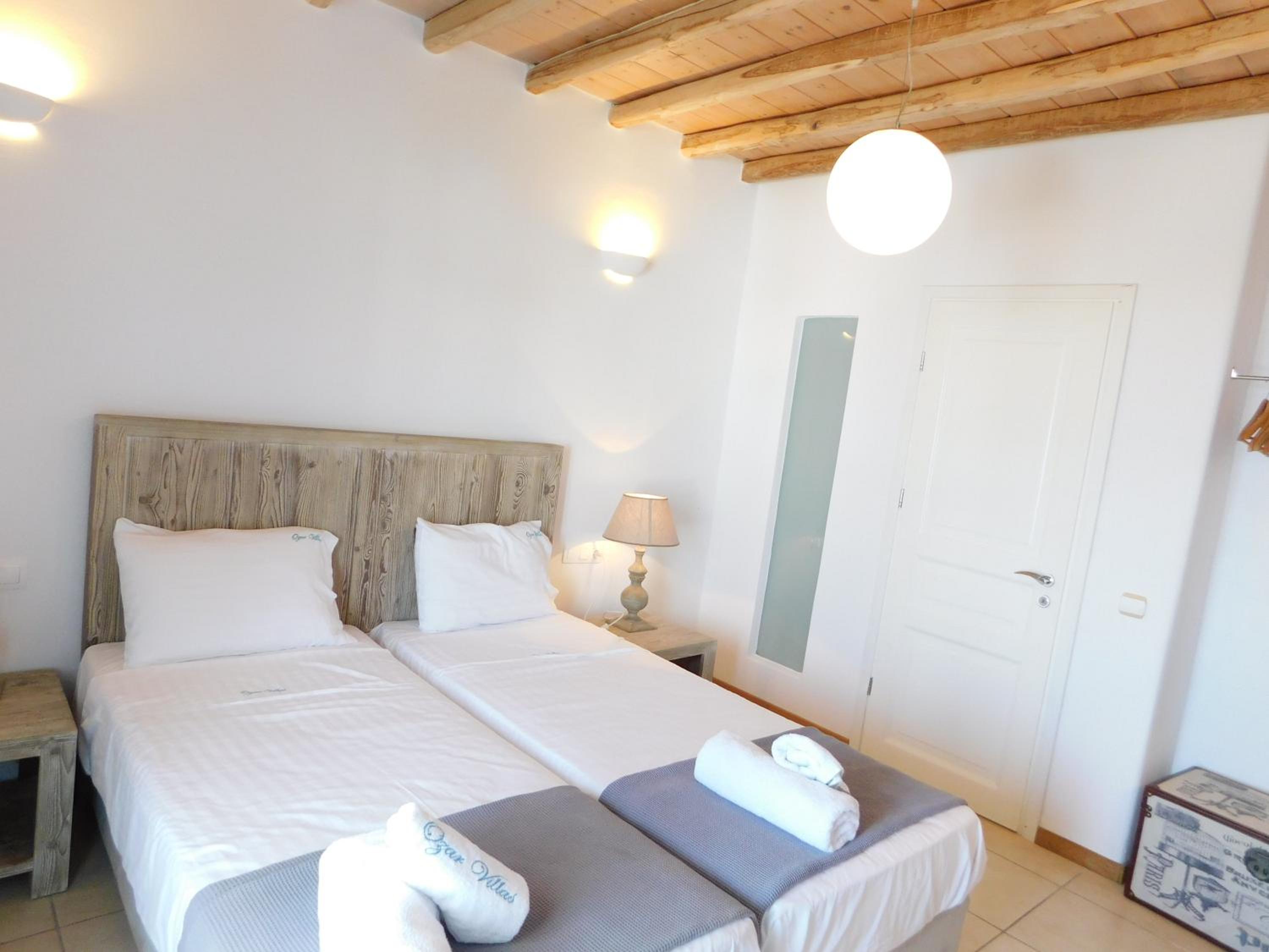 Villa with Sea View - Photo 1