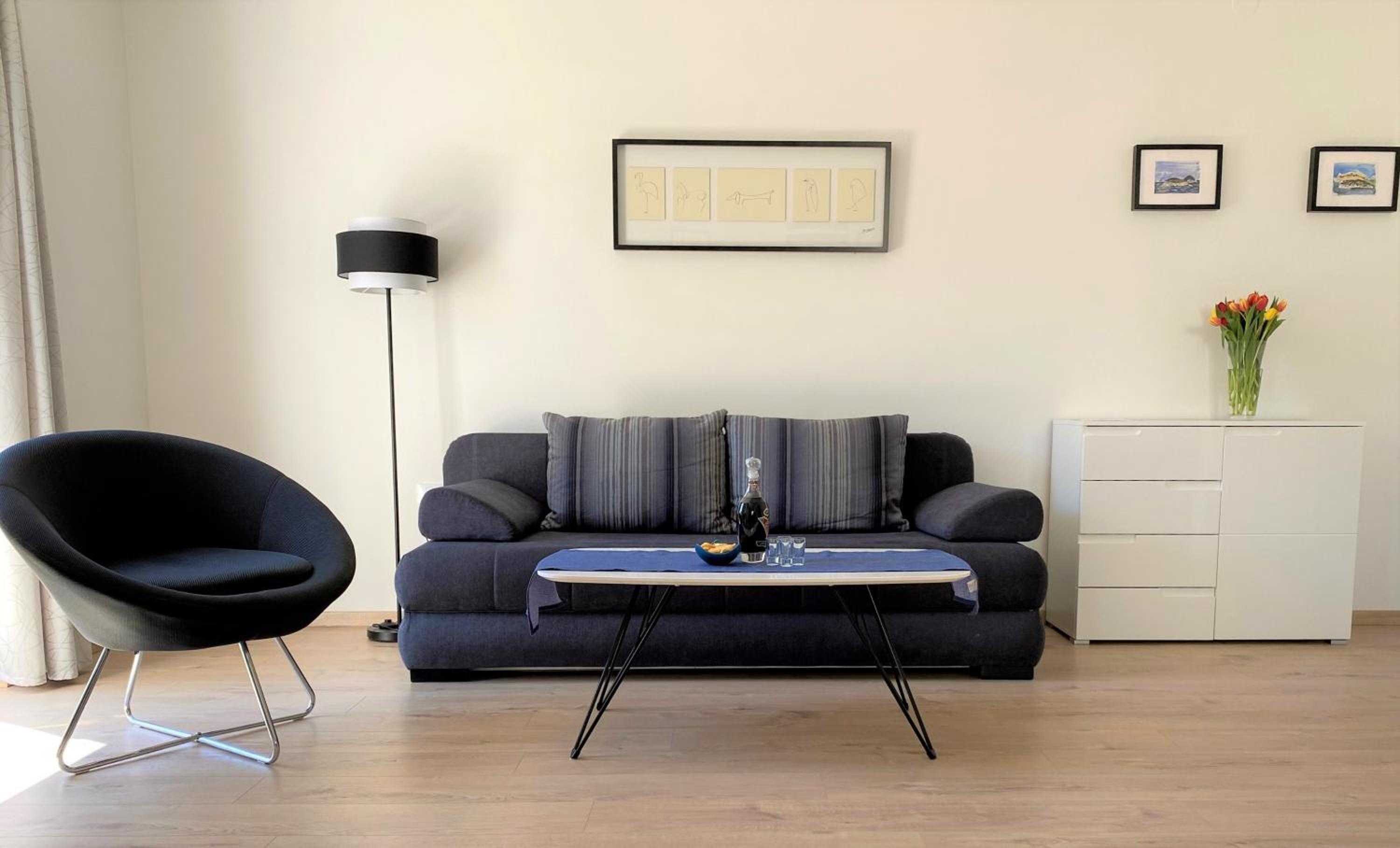 One-Bedroom Apartment photo 1