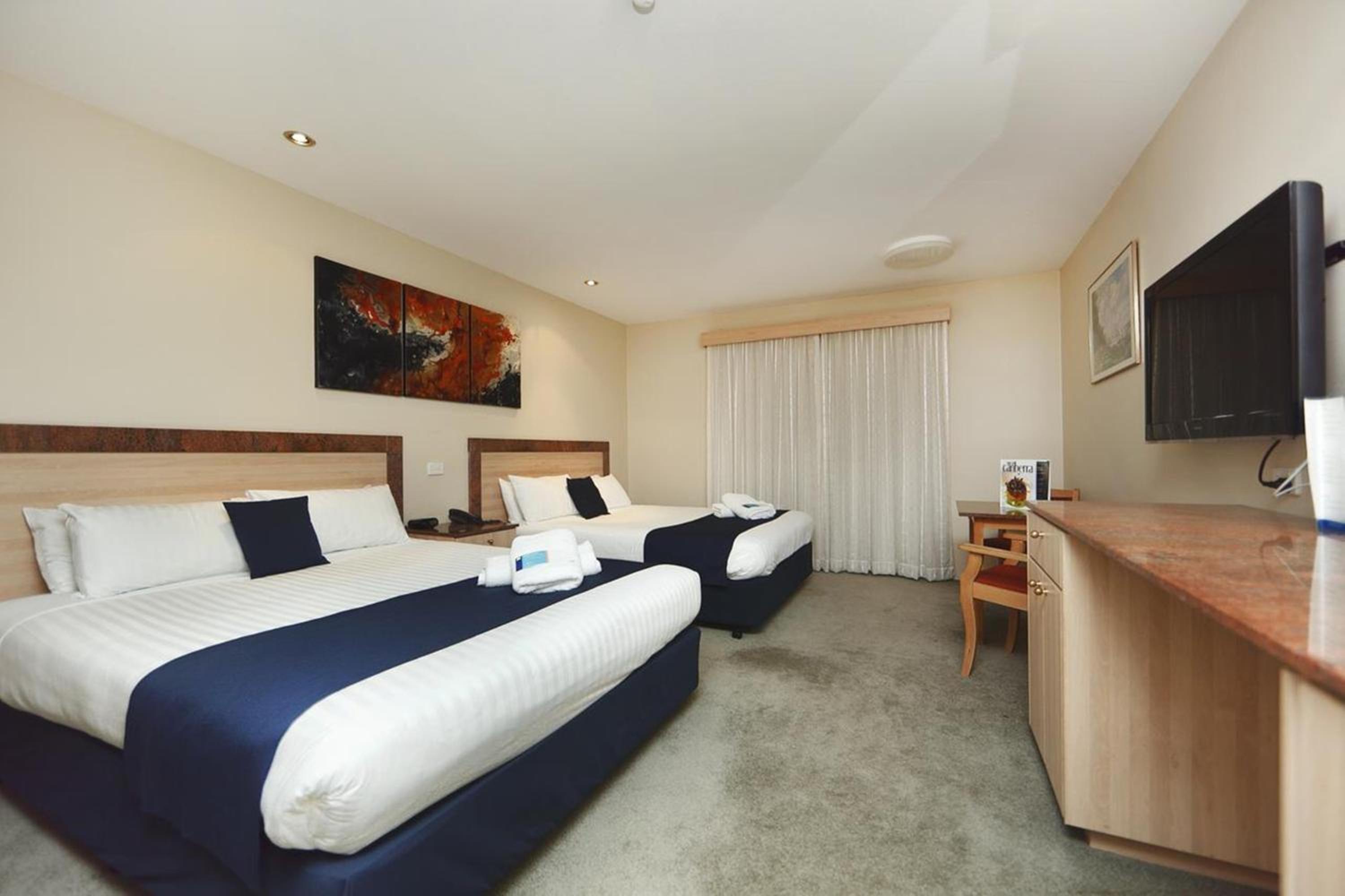 Superior Queen Room with Two Queen Beds - Photo 2