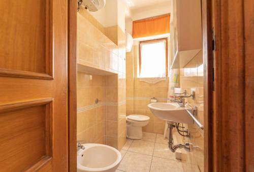 Twin Room with Private Bathroom photo 1