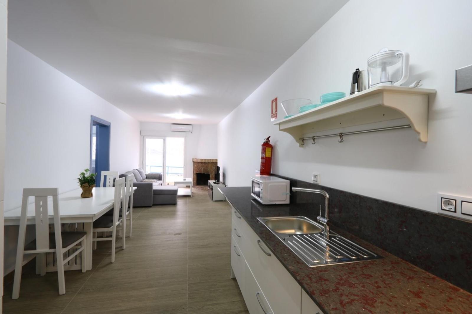 Two-Bedroom Apartment (4-5 Adults) photo 2